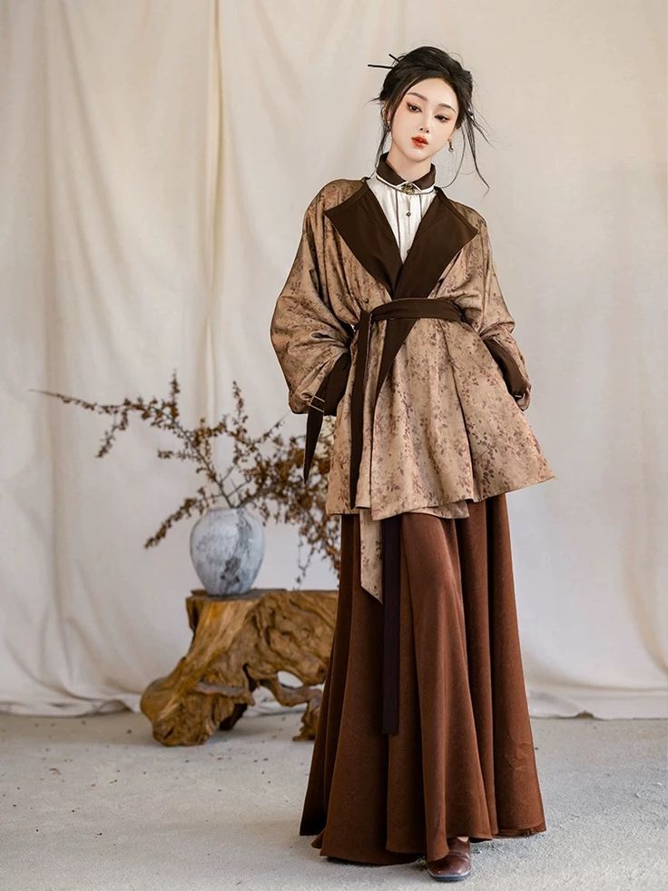 The Embracing Beauty of a Mother in Her Wedding Cheongsam A Tale of Elegance and Tradition The Embracing Beauty of a Mother in Her Wedding Cheongsam A Tale of Elegance and Tradition