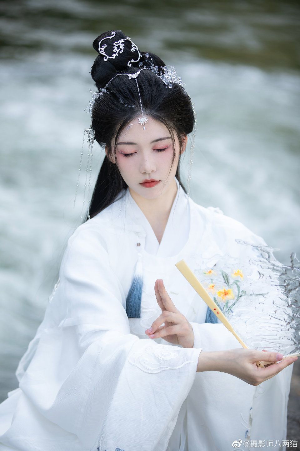 Maternal and Child Winter Fashion:Exploring the World of Hanfu Family Coordination Maternal and Child Winter Fashion:Exploring the World of Hanfu Family Coordination