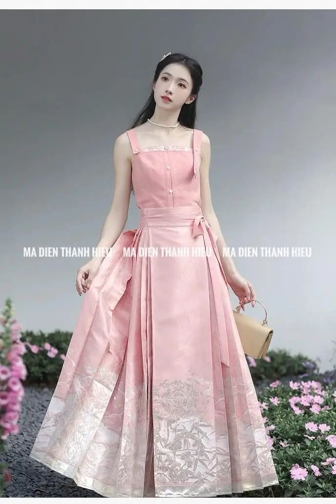 Exploring the Evolution of Hanfu Fashion Derived from Hanshang Hualians Tiance Collection Exploring the Evolution of Hanfu Fashion Derived from Hanshang Hualians Tiance Collection