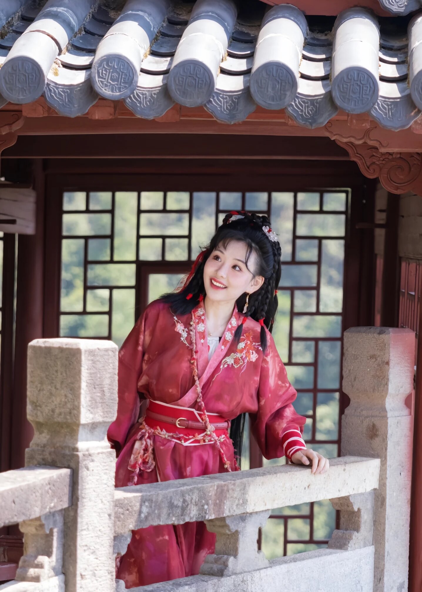 White Reverse-Big-Sleeve Cheongsam:A Blend of Tradition and Modernity White Reverse-Big-Sleeve Cheongsam:A Blend of Tradition and Modernity
