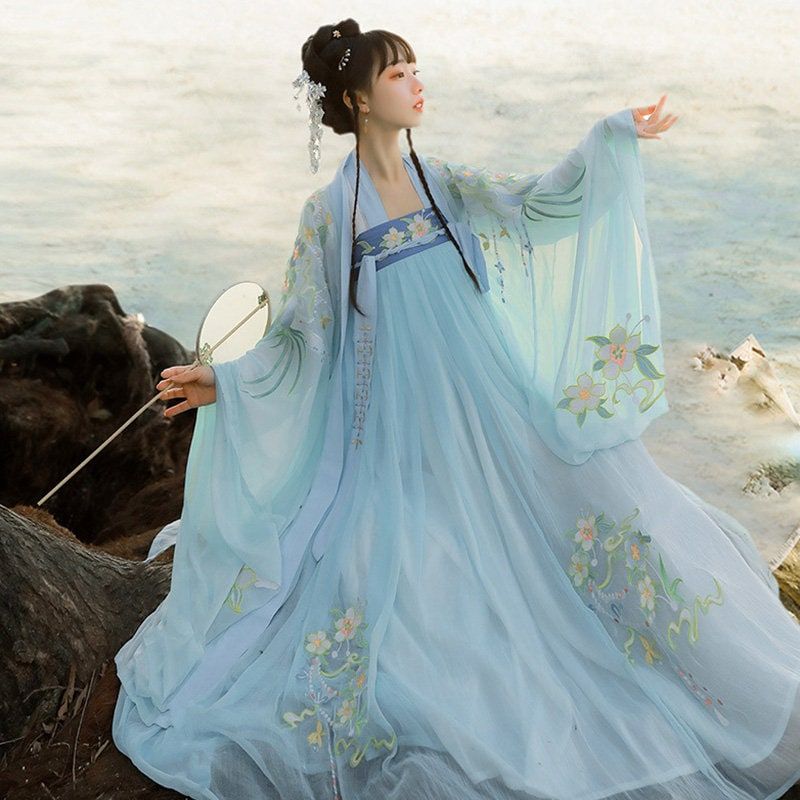 Hanfu Fashion:Unveiling the Splendor of Traditional Chinese Attire in Photo Frames
