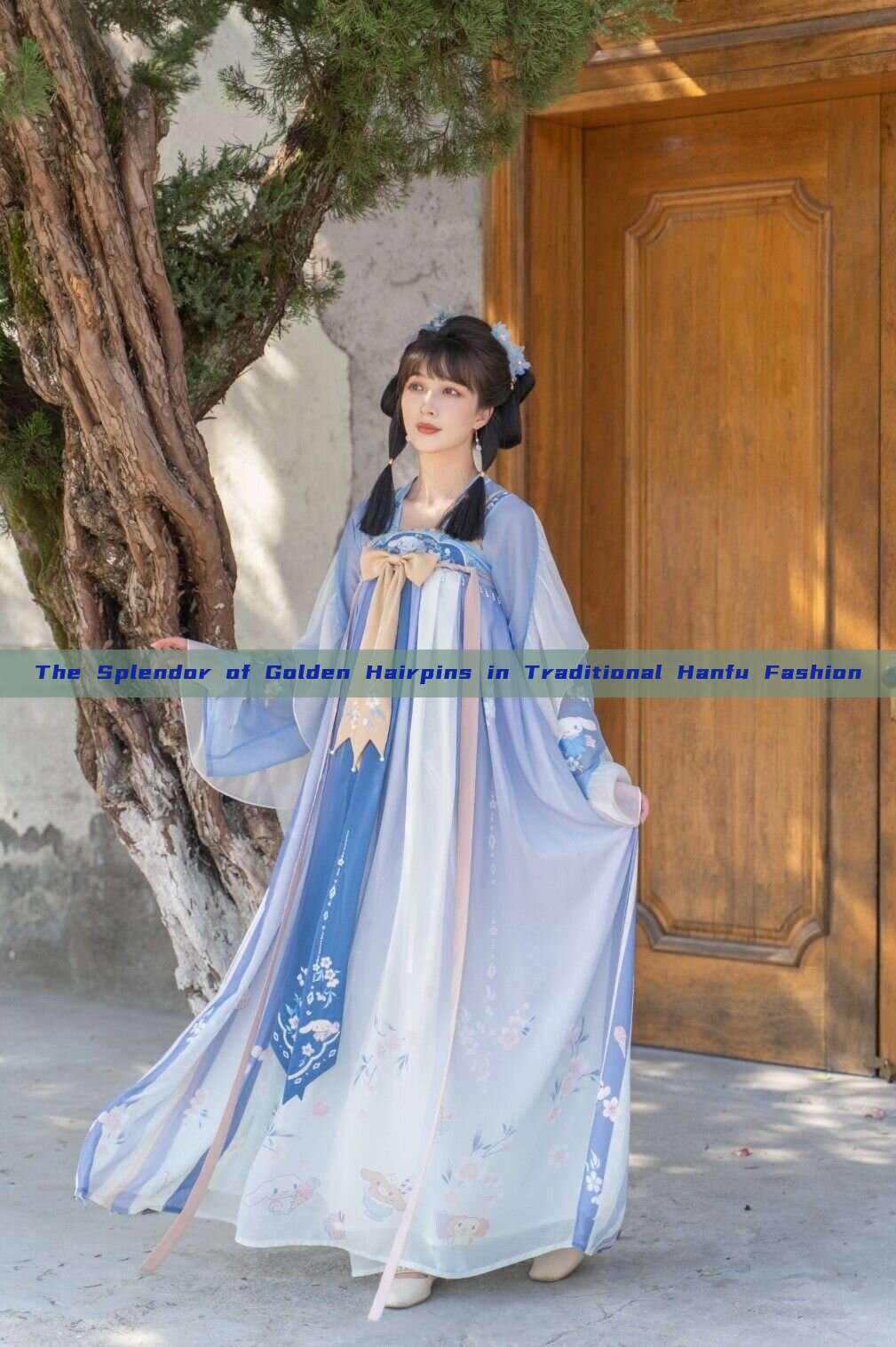 The Splendor of Golden Hairpins in Traditional Hanfu Fashion The Splendor of Golden Hairpins in Traditional Hanfu Fashion