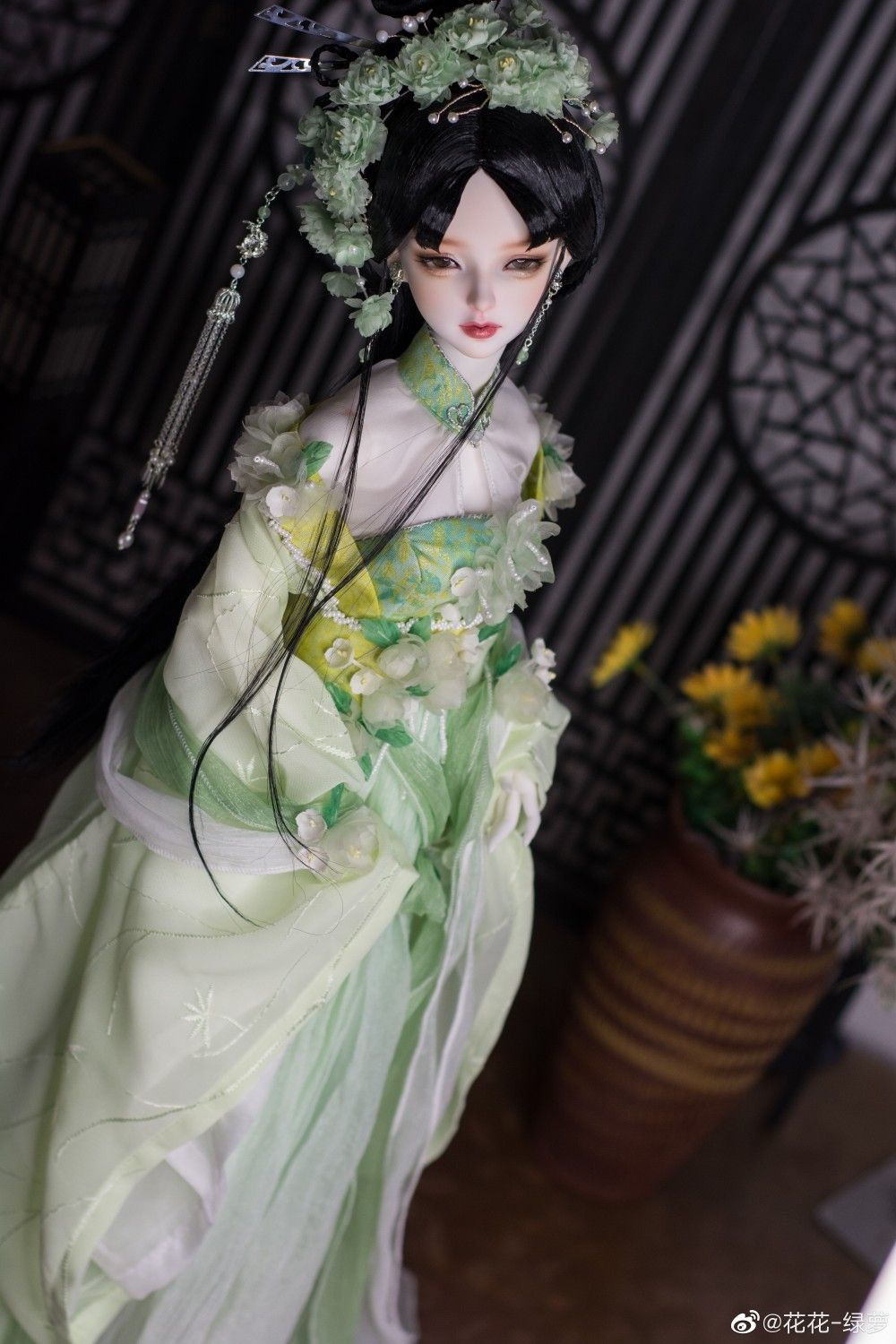 Autumn and Winter Qipao Suit:Traditional Elegance in Modern Comfort