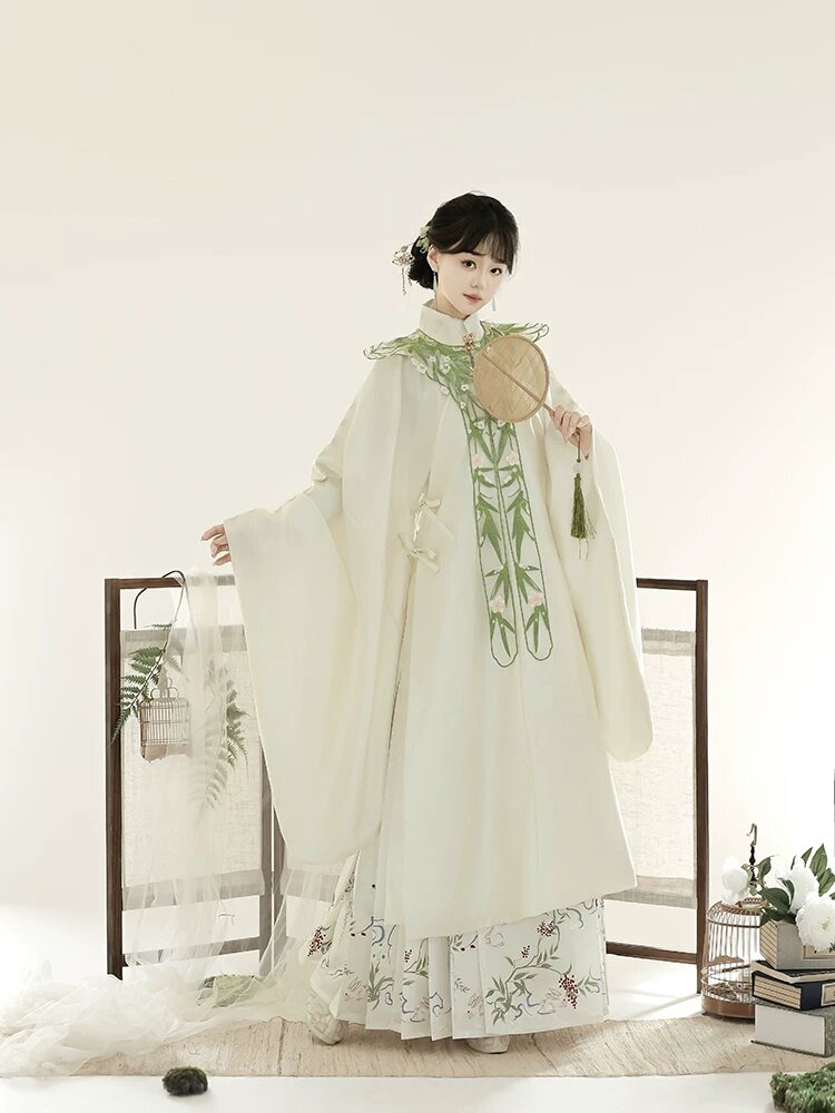 White Moonlight Hanfu:A Complete Guide to Traditional Chinese Clothing