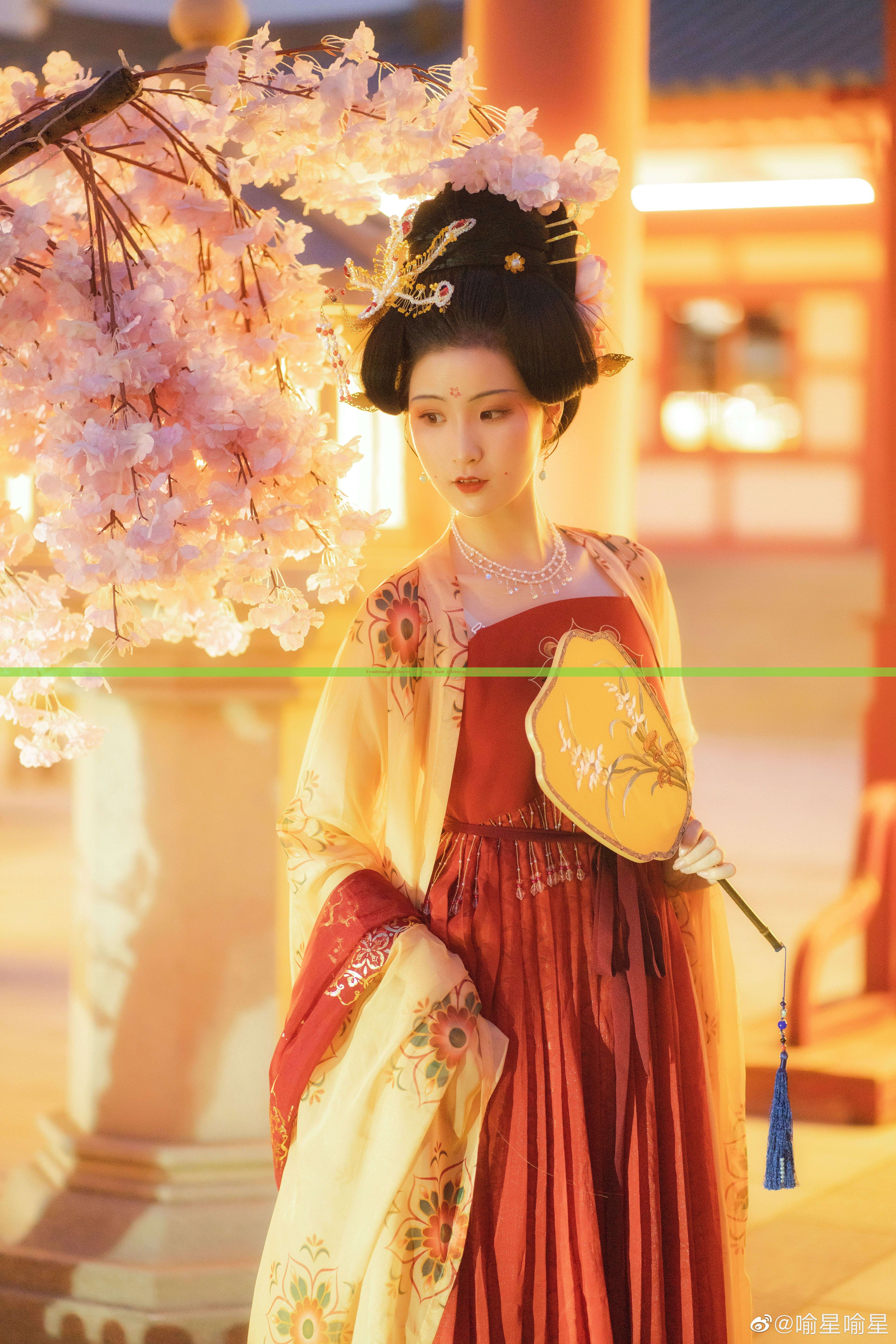 Traditional Charm of Tang Suit Childrens Wear in Autumn-Winter Traditional Charm of Tang Suit Childrens Wear in Autumn-Winter