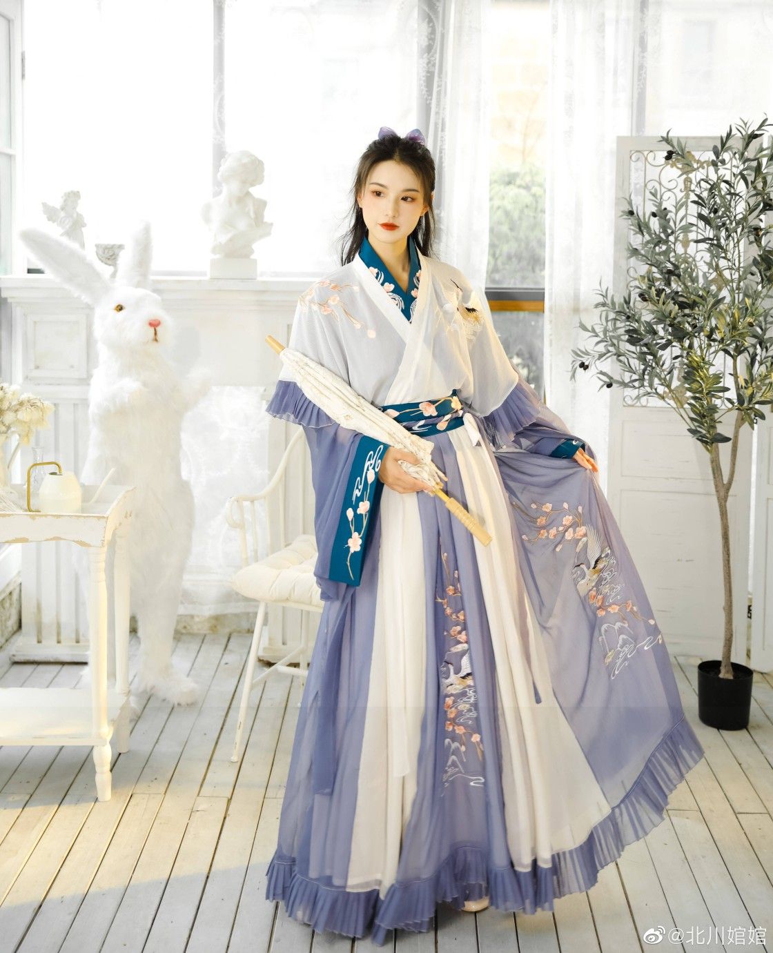 Traditional Elegance:The Revival of Womens Hanfu Costumes for Modern Adults