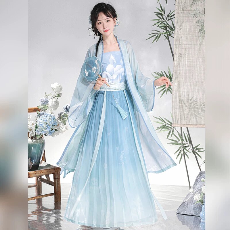 Modernized Black Cheongsam Qipao:Embracing Traditional Elegance with Modern Innovations Modernized Black Cheongsam Qipao:Embracing Traditional Elegance with Modern Innovations