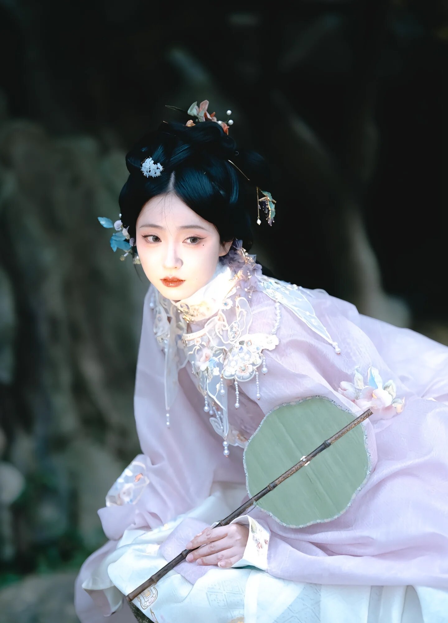Ethereal Student Style:The Enchantment of Hanfu for Girls in Ancient Chinese Glamour Ethereal Student Style:The Enchantment of Hanfu for Girls in Ancient Chinese Glamour