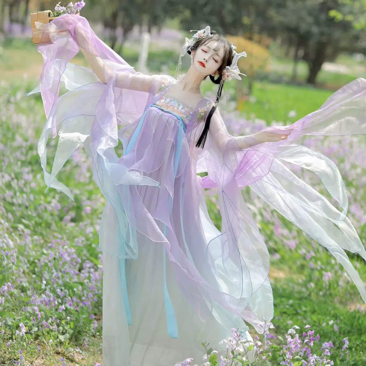 Vintage Charm:Chinese Cheongsam-Style Dress and its Revival