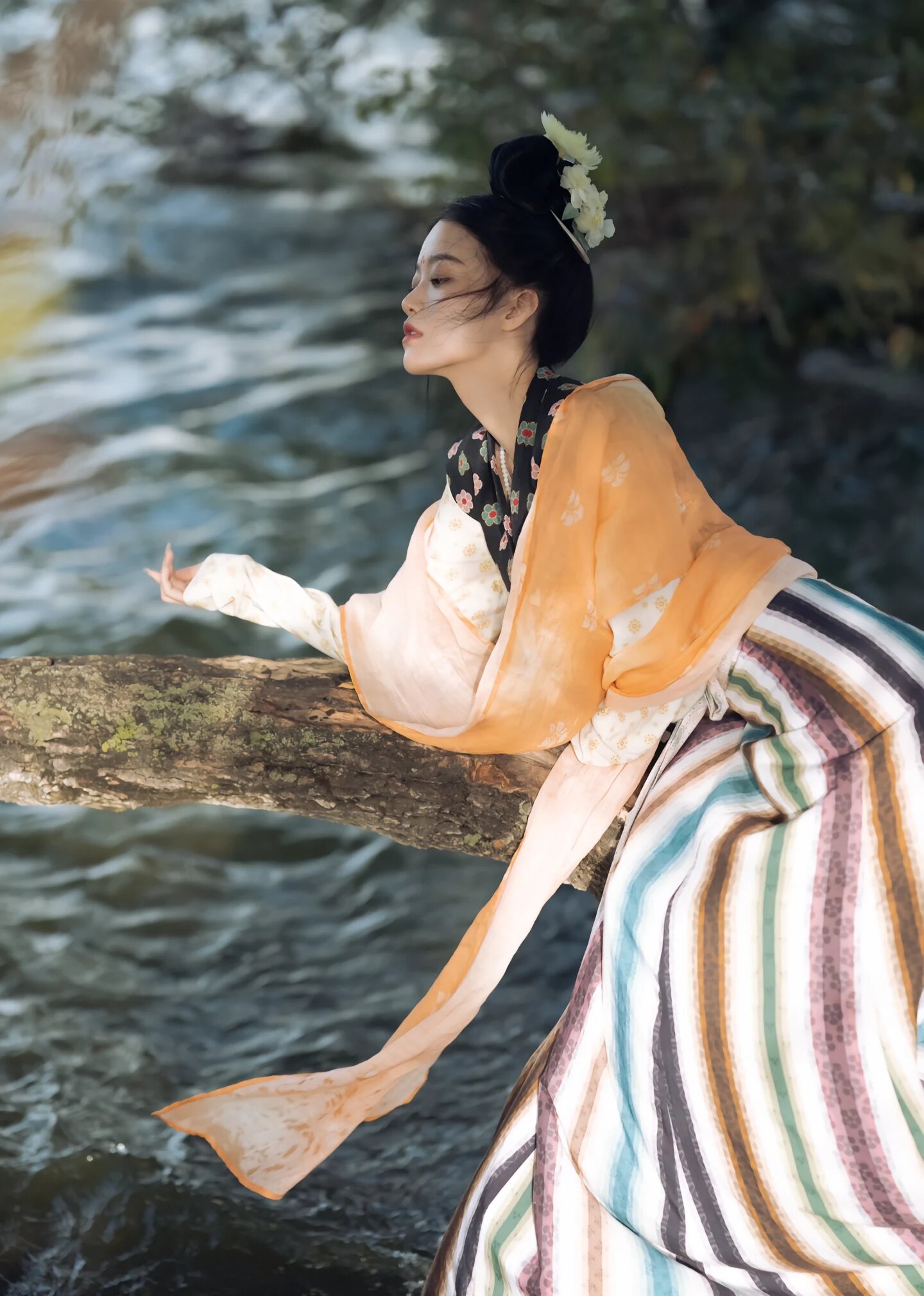The Elegance of Hanfu Womens Qiyao Waist-Length)Costumes:A Cultural Exploration The Elegance of Hanfu Womens Qiyao Waist-Length)Costumes:A Cultural Exploration