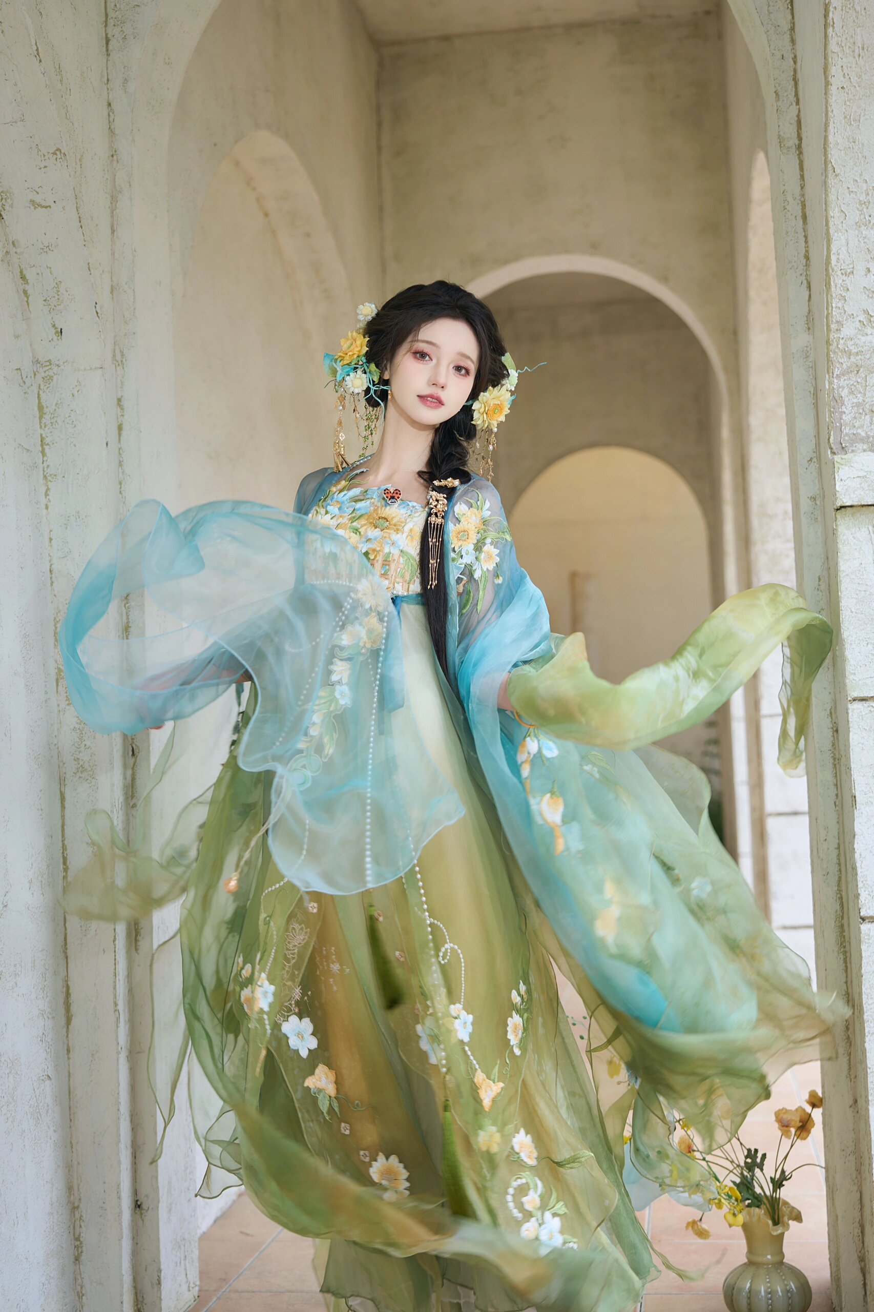 Winter Fashion for Petite Frames:The Charm of Hanfu Sets Winter Fashion for Petite Frames:The Charm of Hanfu Sets