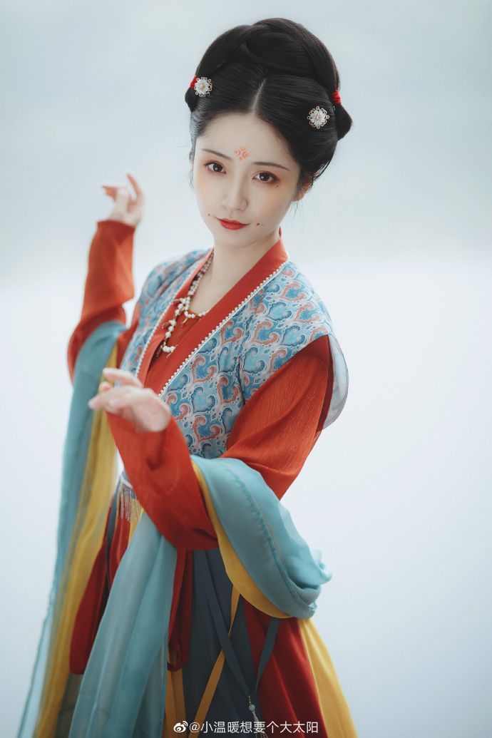Maternal-Child Winter Qipao:The Essence of Bonding Through Traditional Attire