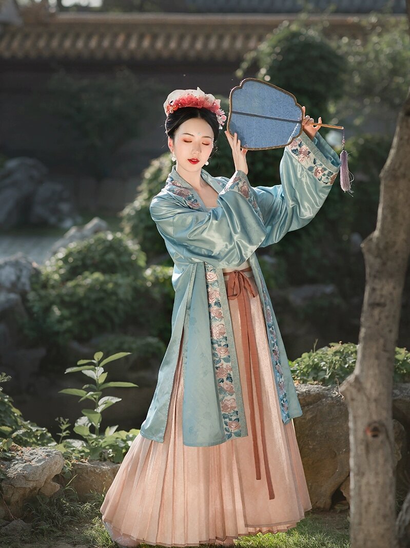 Winter and Autumn Hanfu Fashion for Little Girls:Embracing Traditional Elegance