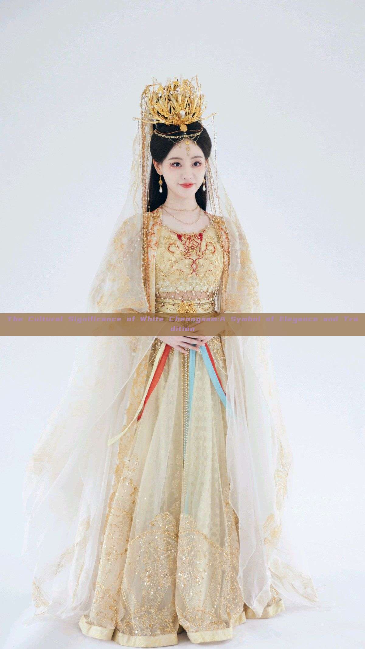 The Cultural Significance of White Cheongsam:A Symbol of Elegance and Tradition