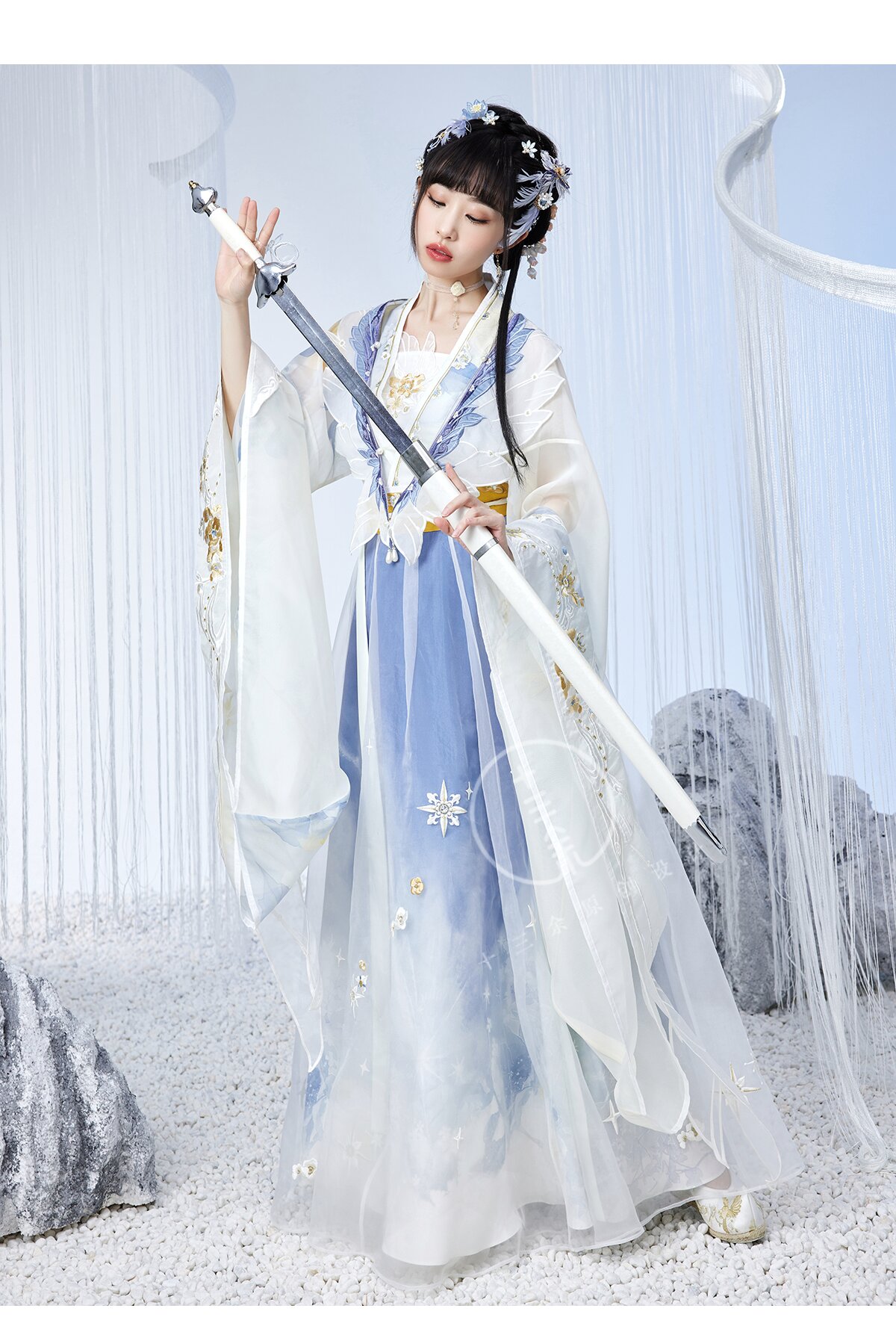 Winter Long-Style Hanfu Cape:A Blend of Tradition and Fashion Winter Long-Style Hanfu Cape:A Blend of Tradition and Fashion