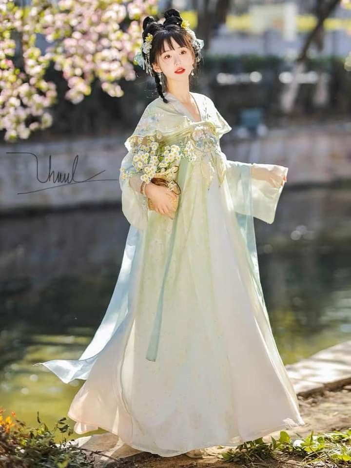 Autumn Winter Fashion:The Rise of the Feminine Mamen裙套装 Autumn Winter Fashion:The Rise of the Feminine Mamen裙套装