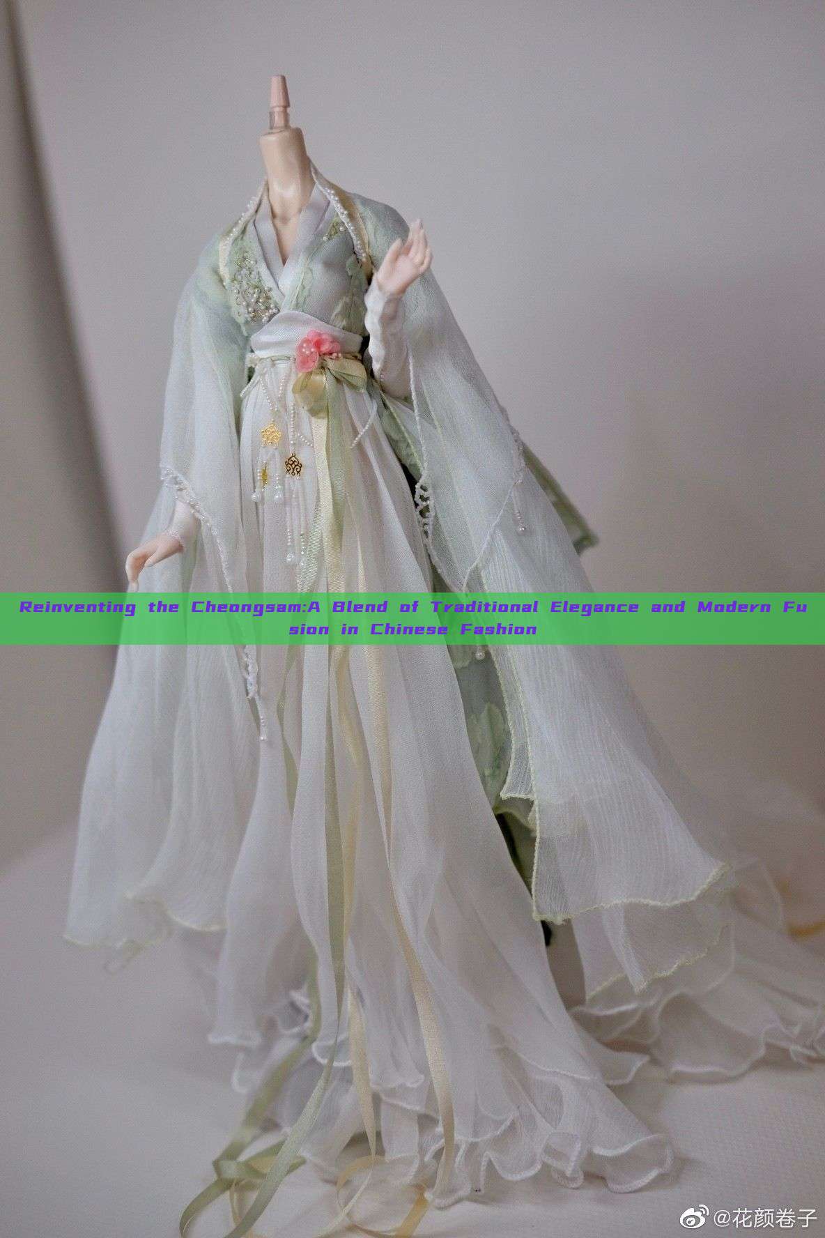 Reinventing the Cheongsam:A Blend of Traditional Elegance and Modern Fusion in Chinese Fashion Reinventing the Cheongsam:A Blend of Traditional Elegance and Modern Fusion in Chinese Fashion