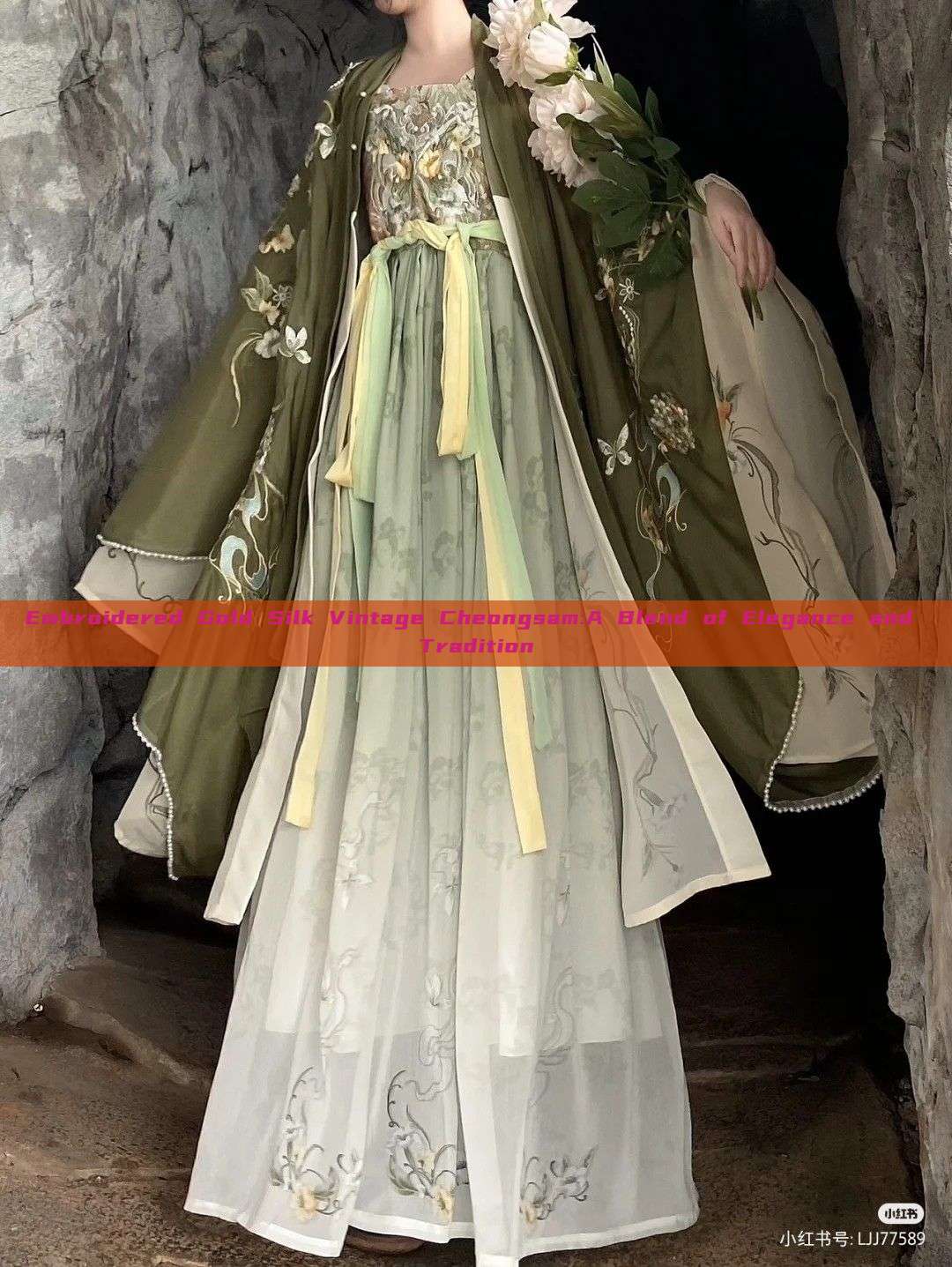 Embroidered Gold Silk Vintage Cheongsam:A Blend of Elegance and Tradition Embroidered Gold Silk Vintage Cheongsam:A Blend of Elegance and Tradition