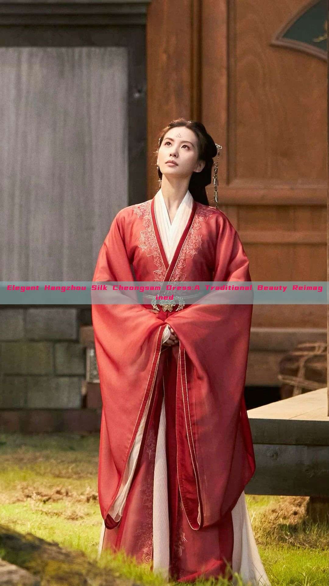 Elegant Hangzhou Silk Cheongsam Dress:A Traditional Beauty Reimagined Elegant Hangzhou Silk Cheongsam Dress:A Traditional Beauty Reimagined
