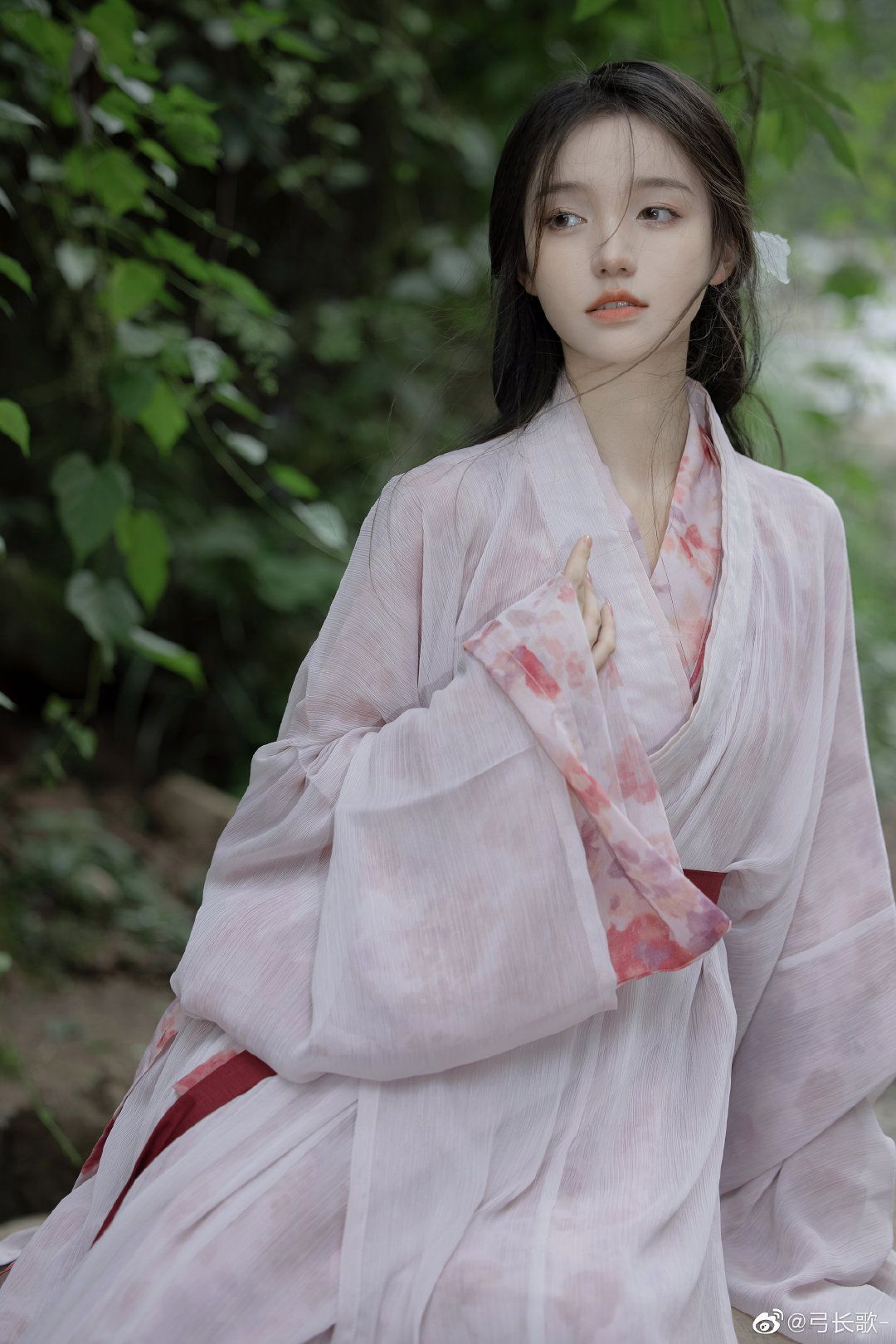 Authentic White Hanfu:Unveiling the Essence of Traditional Chinese Elegance Authentic White Hanfu:Unveiling the Essence of Traditional Chinese Elegance