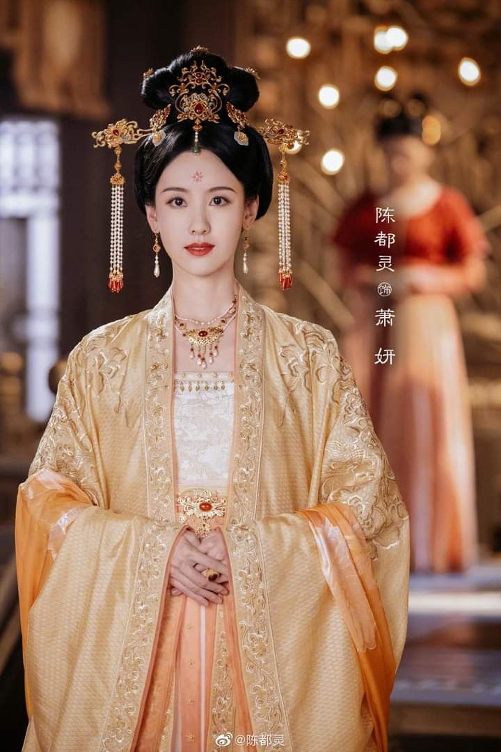 Emulating the Splendid Charm of Traditional Red Horsehide Skirt Set with Flower-Patterned Makeup