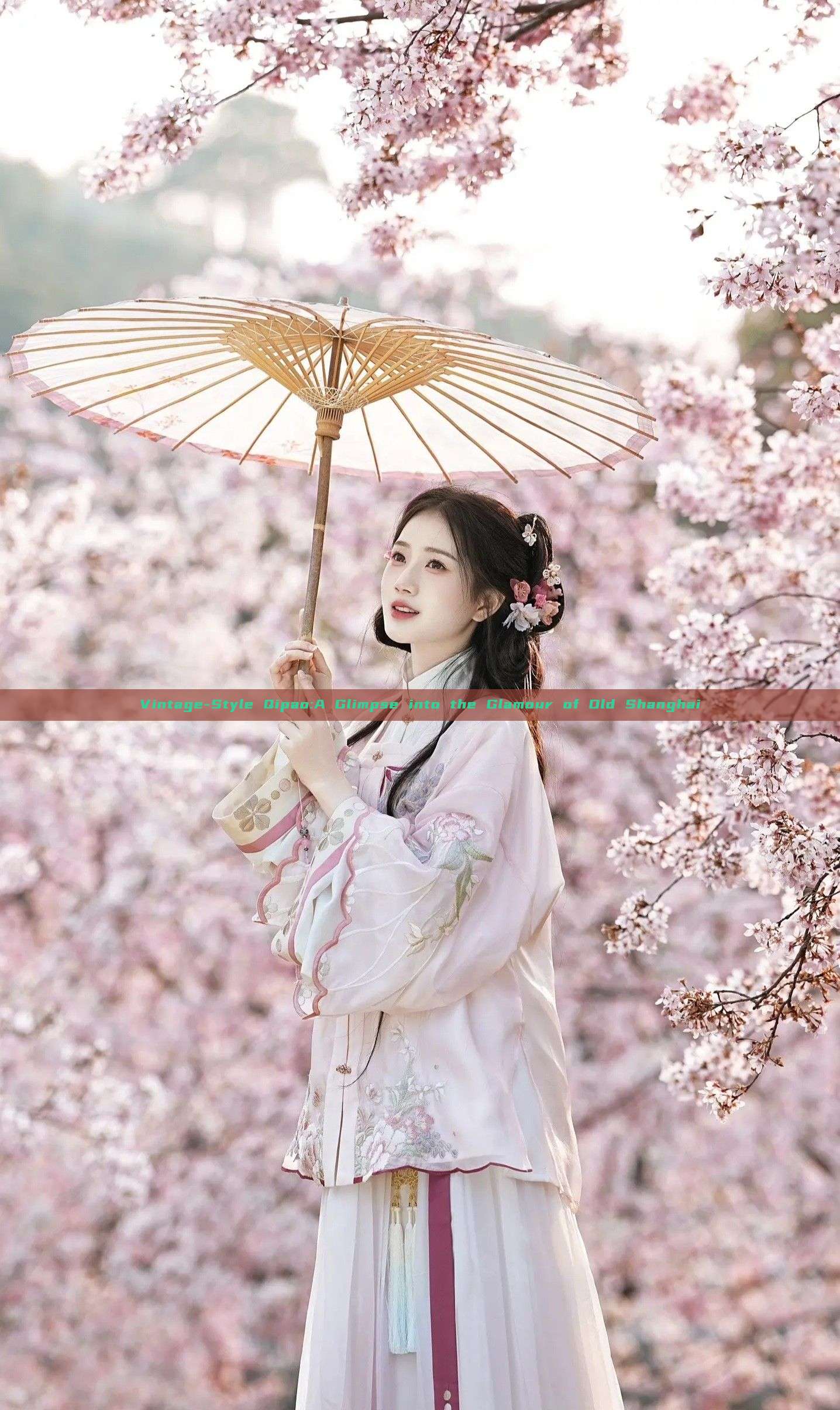 Vintage-Style Qipao:A Glimpse into the Glamour of Old Shanghai Vintage-Style Qipao:A Glimpse into the Glamour of Old Shanghai