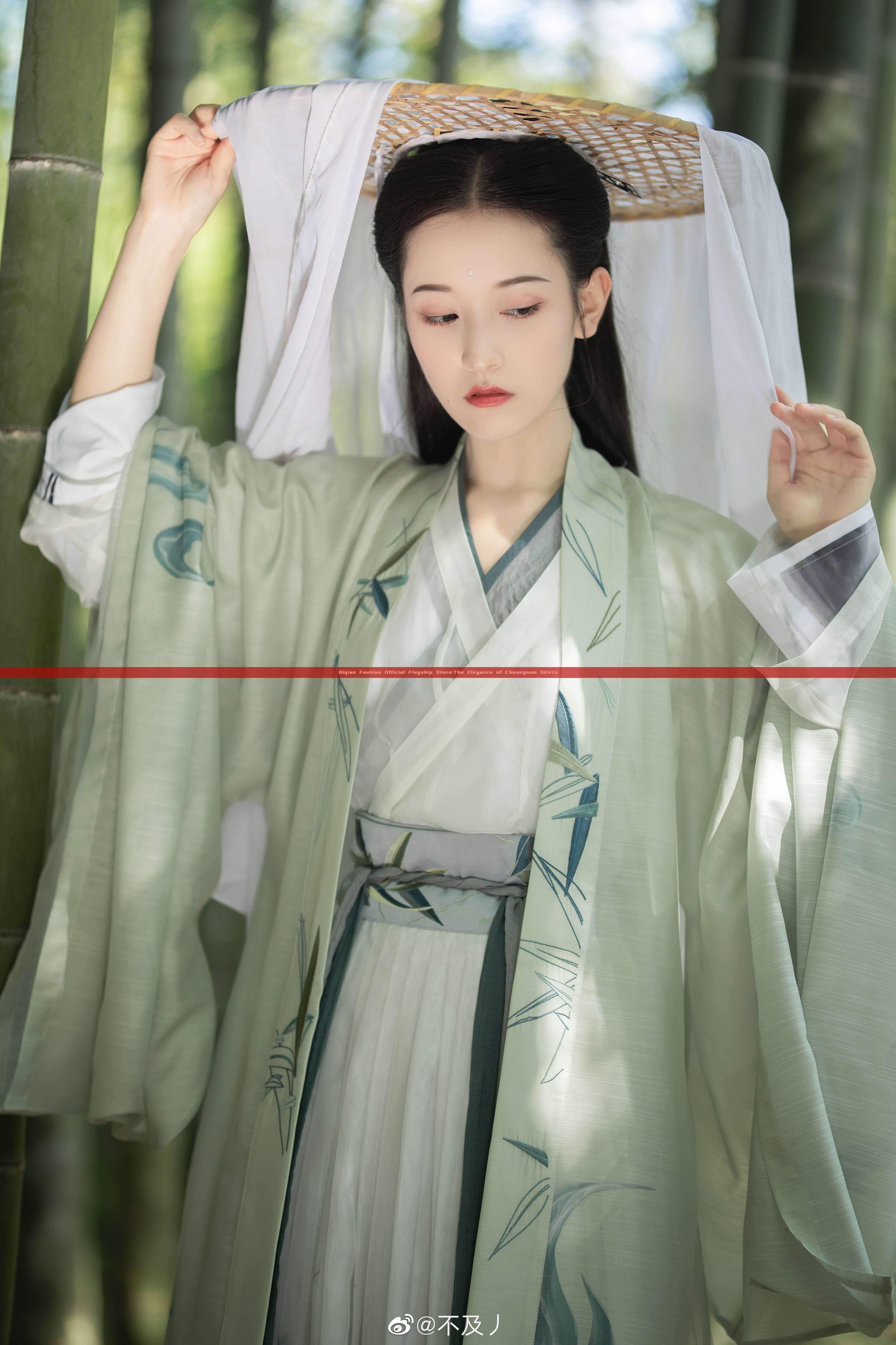 Qiqiao Fashion Official Flagship Store:The Elegance of Cheongsam Skirts