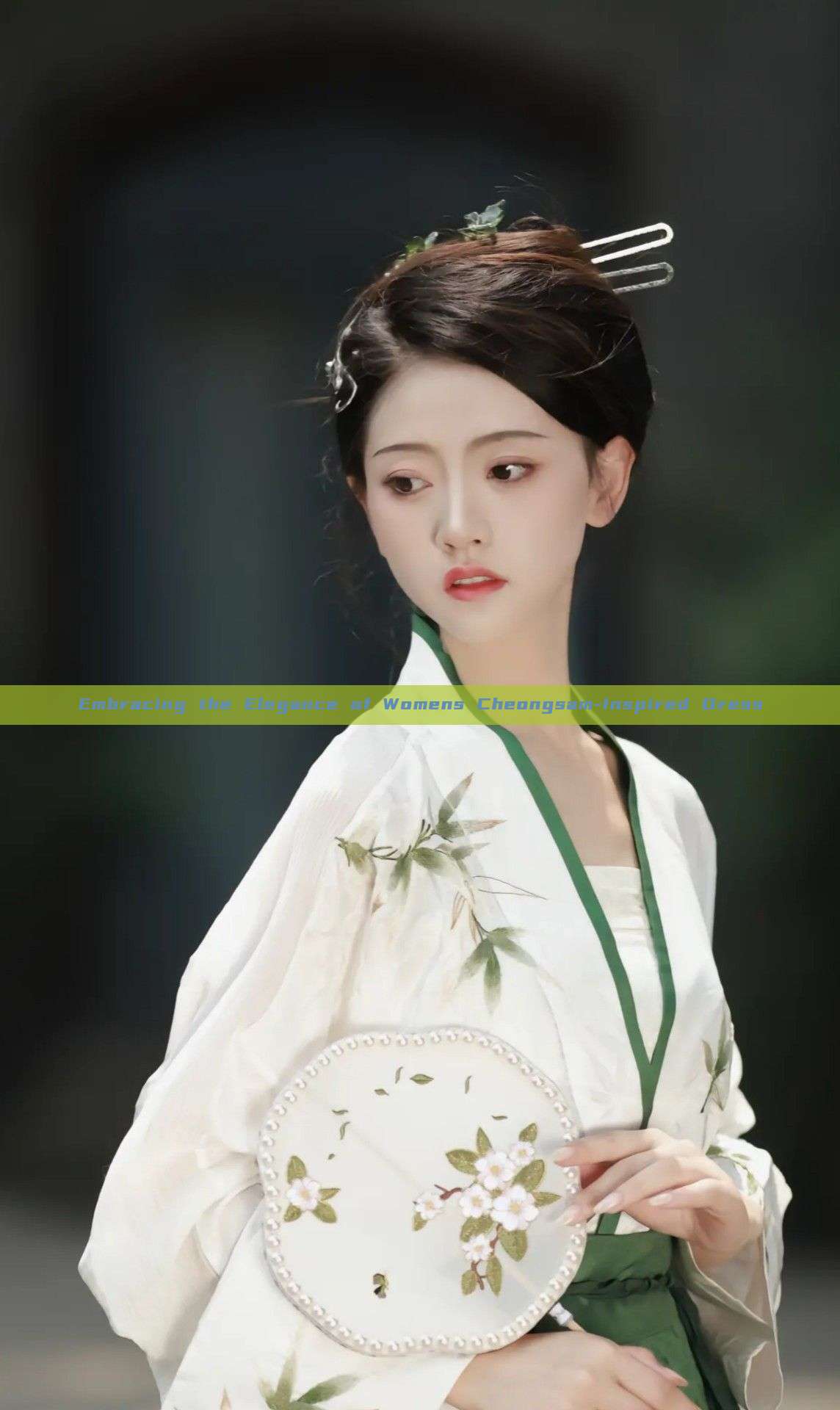 Embracing the Elegance of Womens Cheongsam-Inspired Dress Embracing the Elegance of Womens Cheongsam-Inspired Dress