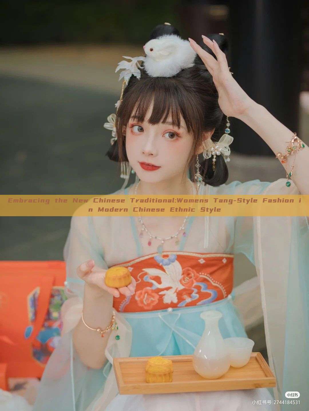 Embracing the New Chinese Traditional:Womens Tang-Style Fashion in Modern Chinese Ethnic Style