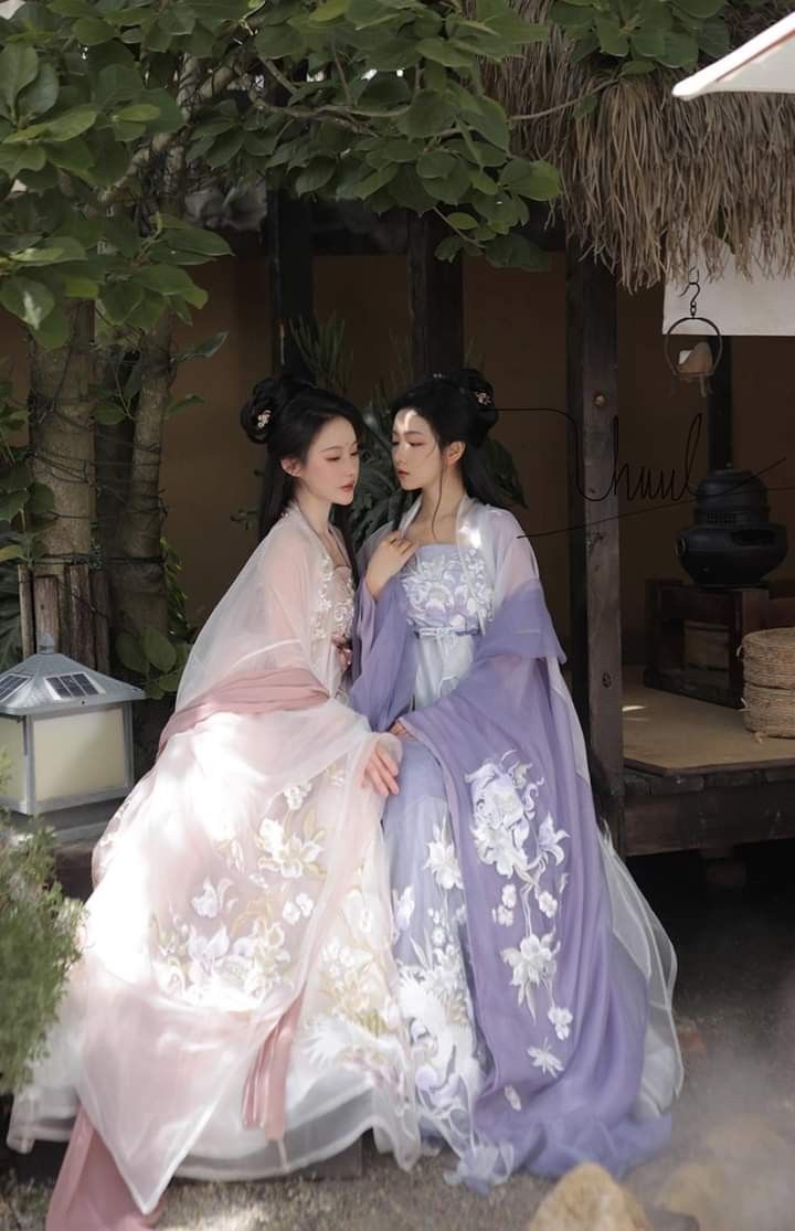 Yubei Yuns Cheongsam Live Stream:A Peek into Traditional Elegance Yubei Yuns Cheongsam Live Stream:A Peek into Traditional Elegance