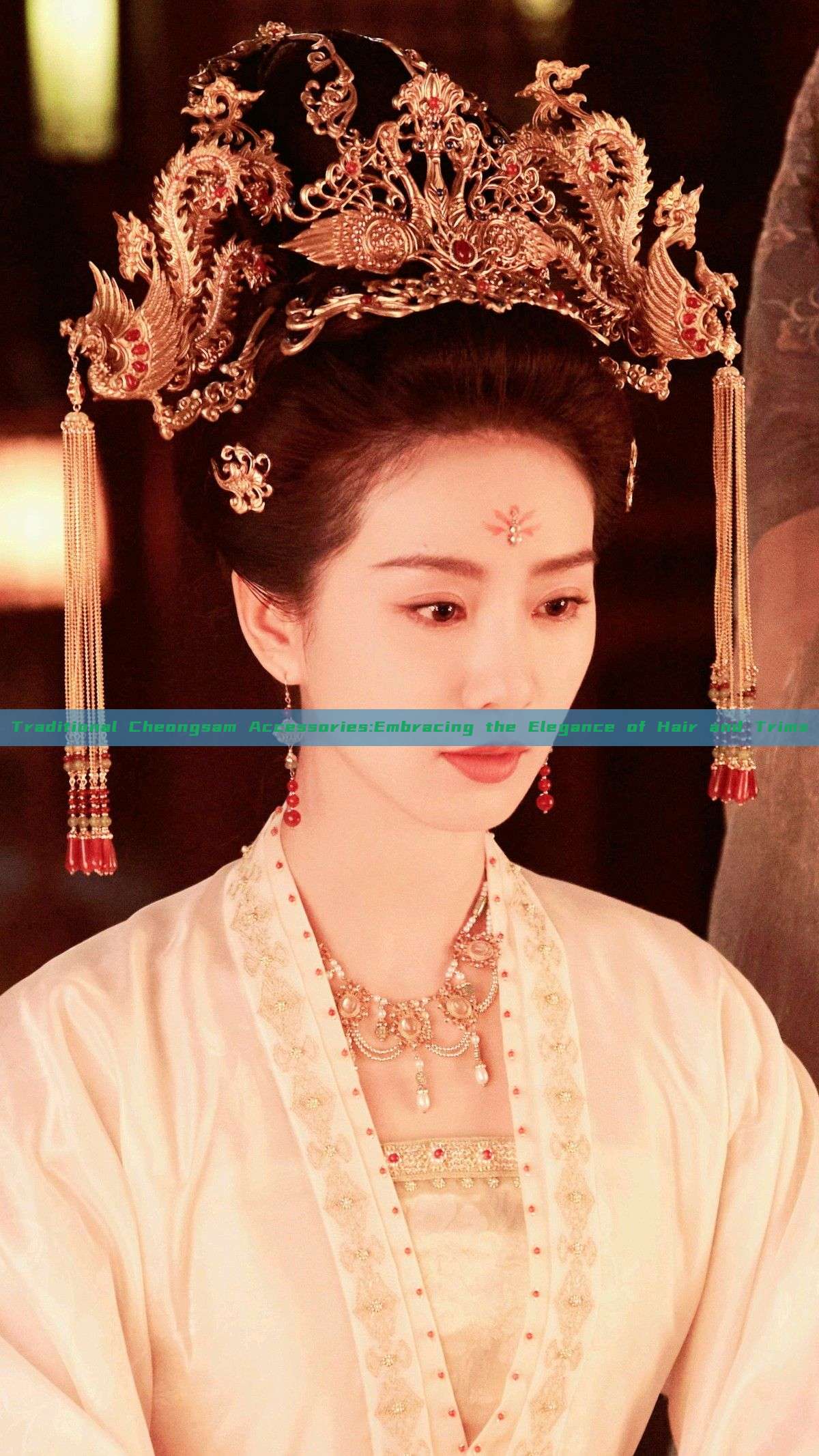 Traditional Cheongsam Accessories:Embracing the Elegance of Hair and Trims