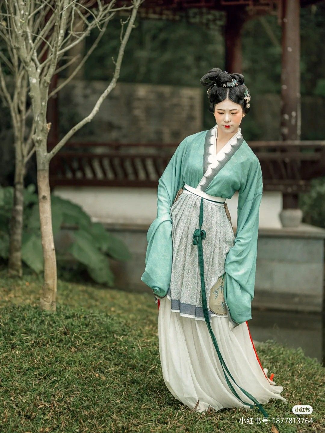 Ancient Headdresses:A Glance into the World of Traditional Chinese Costume Accessories for Adults