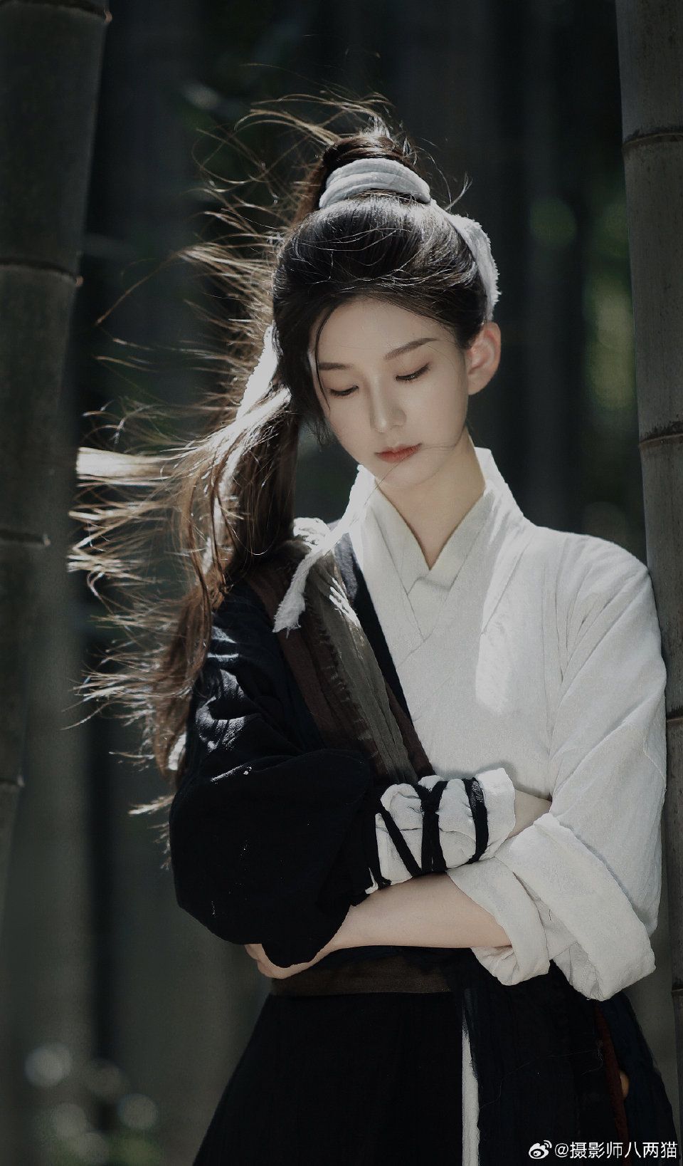The Charm of Cheongsam Shawls and Small Wrap-Around Shrugs with Skirts The Charm of Cheongsam Shawls and Small Wrap-Around Shrugs with Skirts