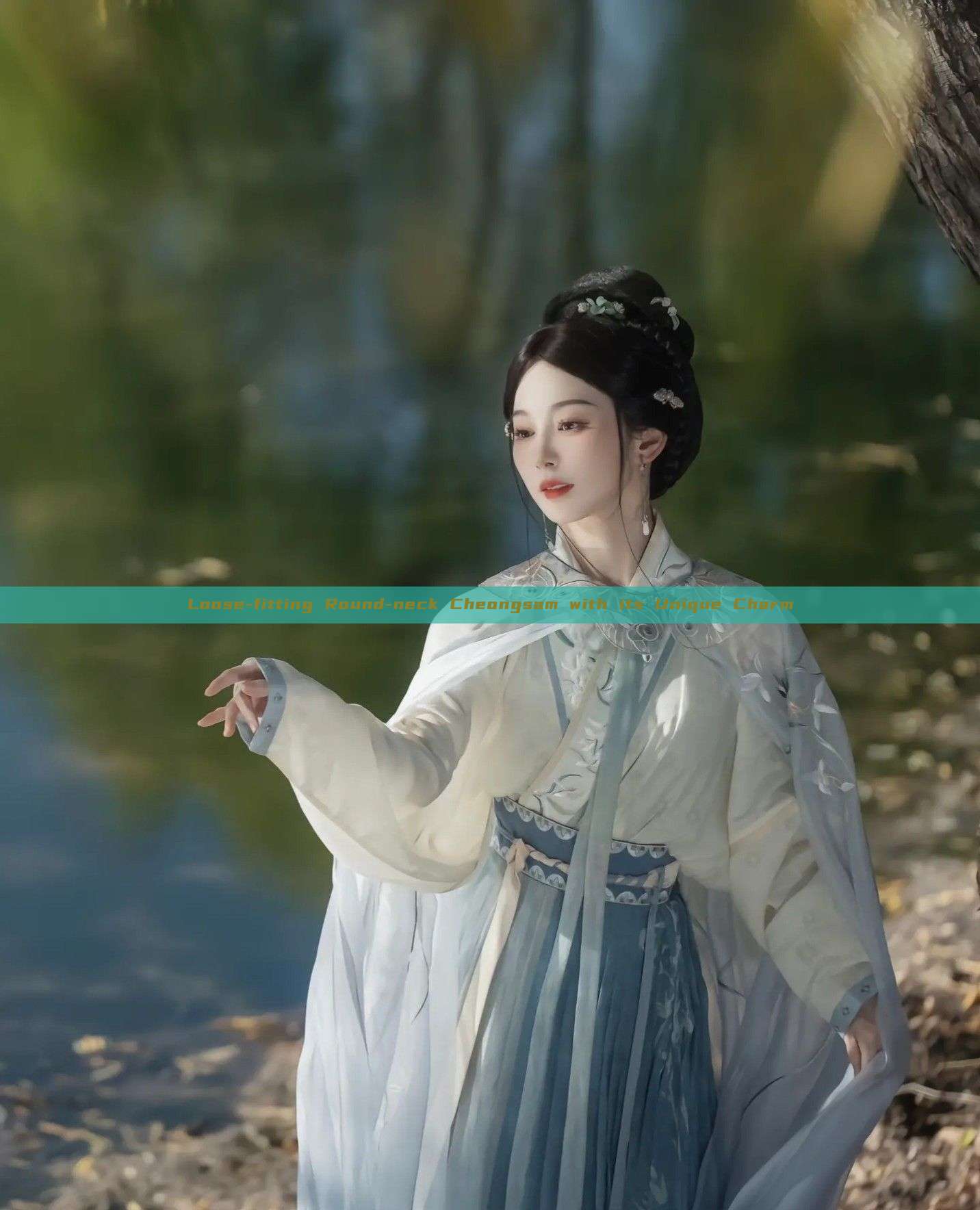 Loose-fitting Round-neck Cheongsam with its Unique Charm