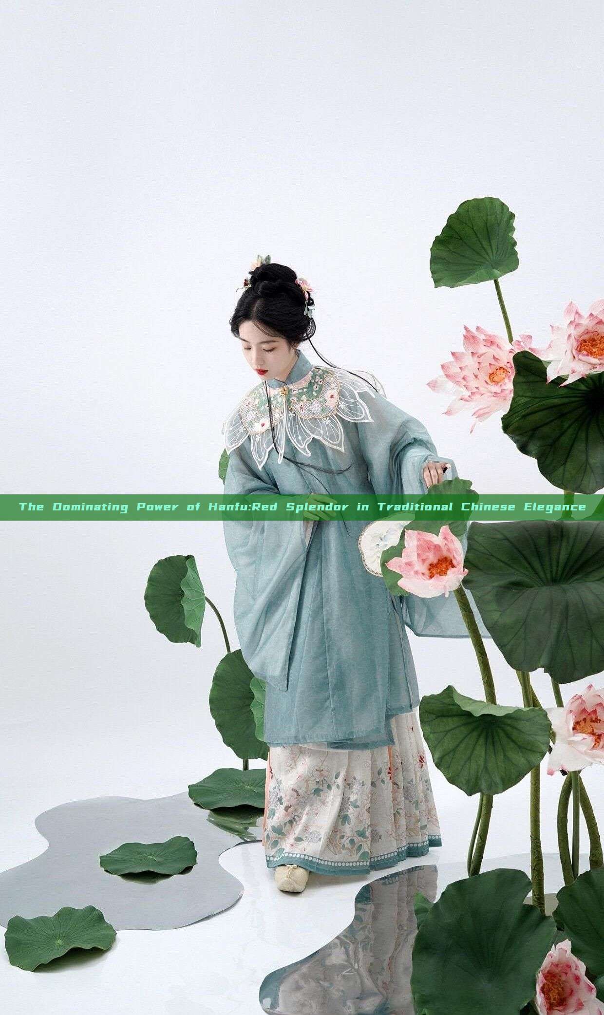 The Dominating Power of Hanfu:Red Splendor in Traditional Chinese Elegance