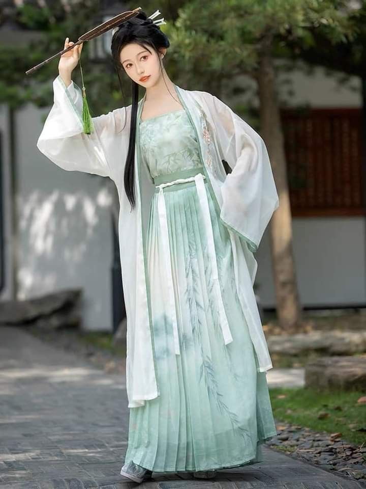 The Elegance of the Horseface Skirt with Narrow Waistband:A Closer Look The Elegance of the Horseface Skirt with Narrow Waistband:A Closer Look