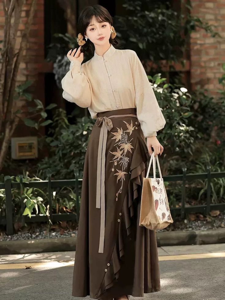 The Enchantment of a Butterfly Knot Backless Cheongsam:A Journey into Traditional Elegance The Enchantment of a Butterfly Knot Backless Cheongsam:A Journey into Traditional Elegance