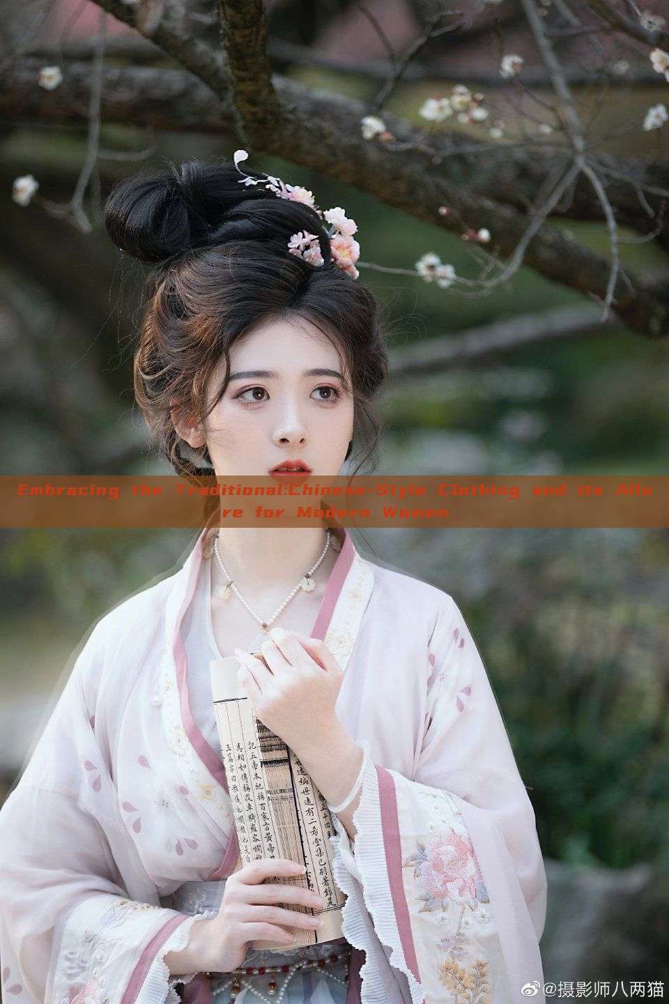 Embracing the Traditional:Chinese-Style Clothing and its Allure for Modern Women