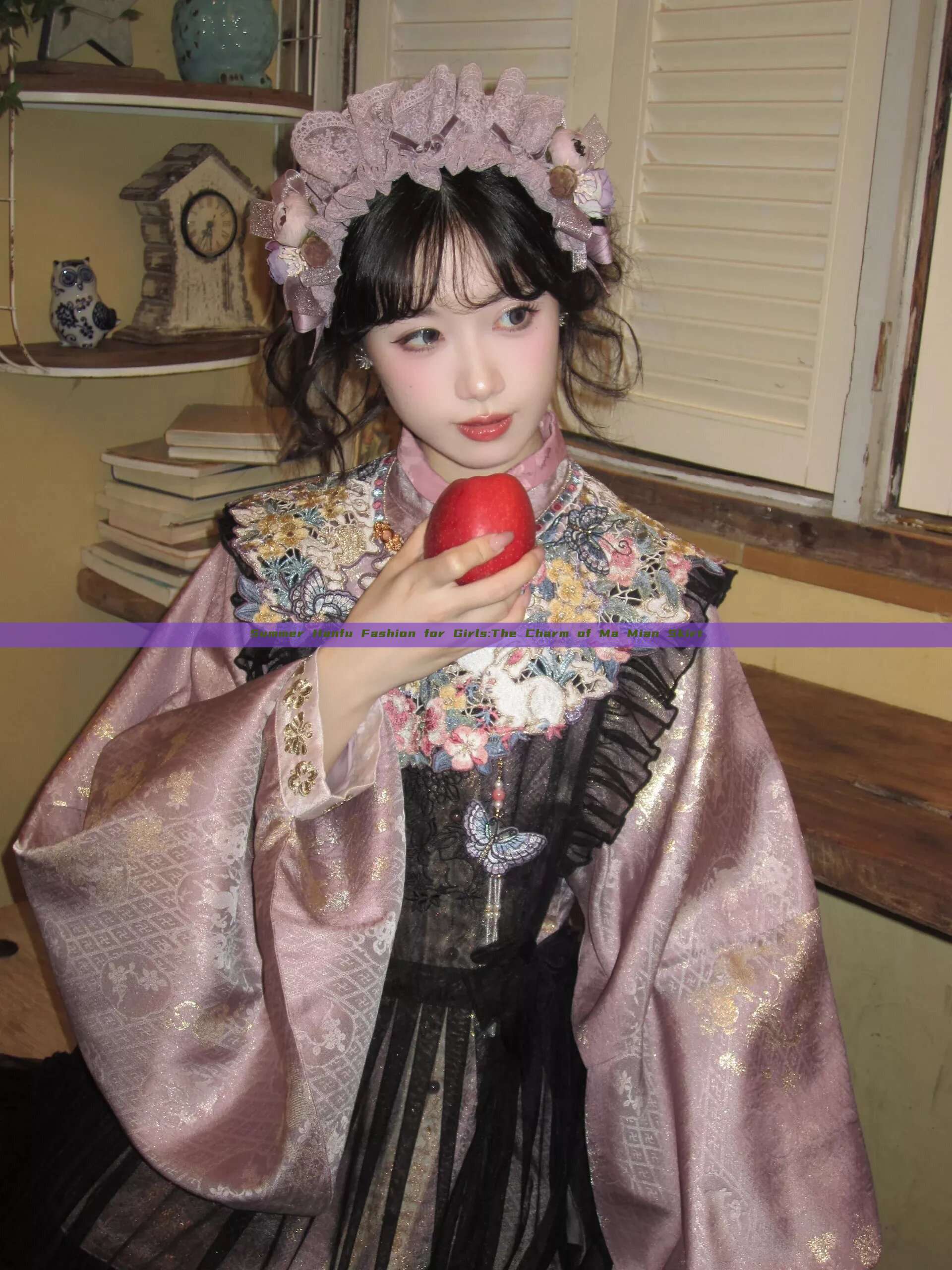 Summer Hanfu Fashion for Girls:The Charm of Ma Mian Skirt Summer Hanfu Fashion for Girls:The Charm of Ma Mian Skirt