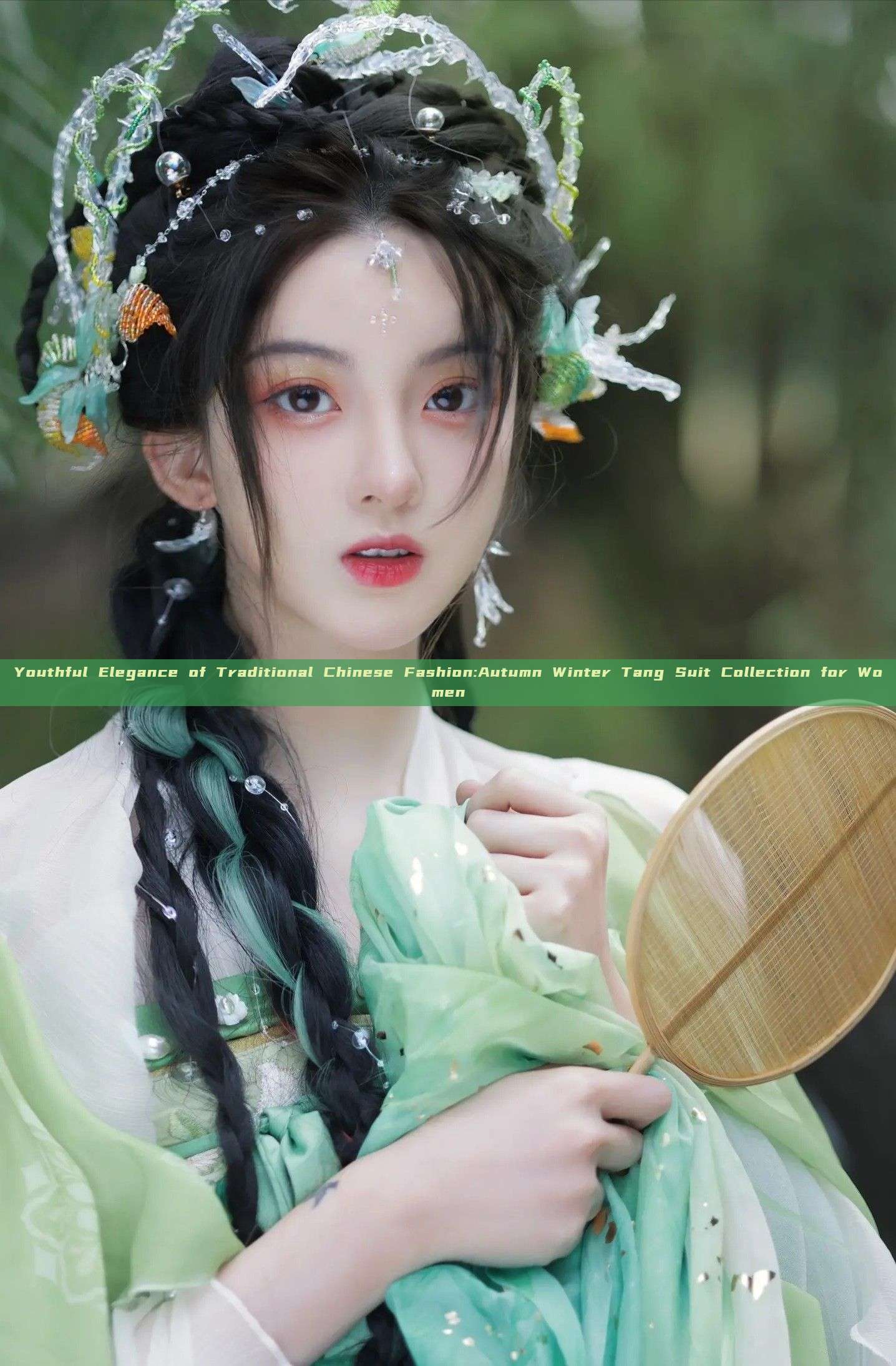 Youthful Elegance of Traditional Chinese Fashion:Autumn Winter Tang Suit Collection for Women Youthful Elegance of Traditional Chinese Fashion:Autumn Winter Tang Suit Collection for Women