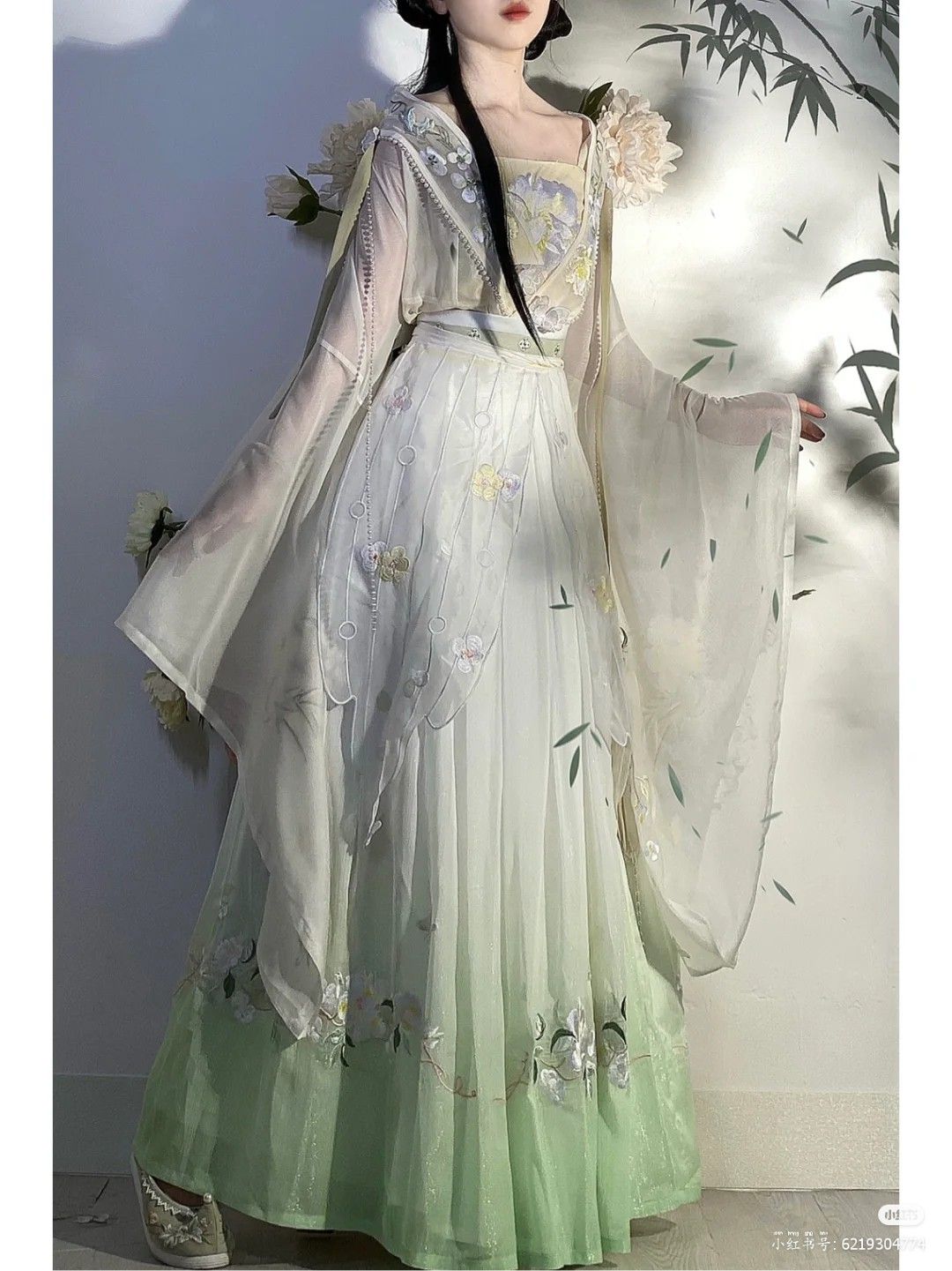 The Allure of Cheongsam Skirts:Embracing Elegance at 30