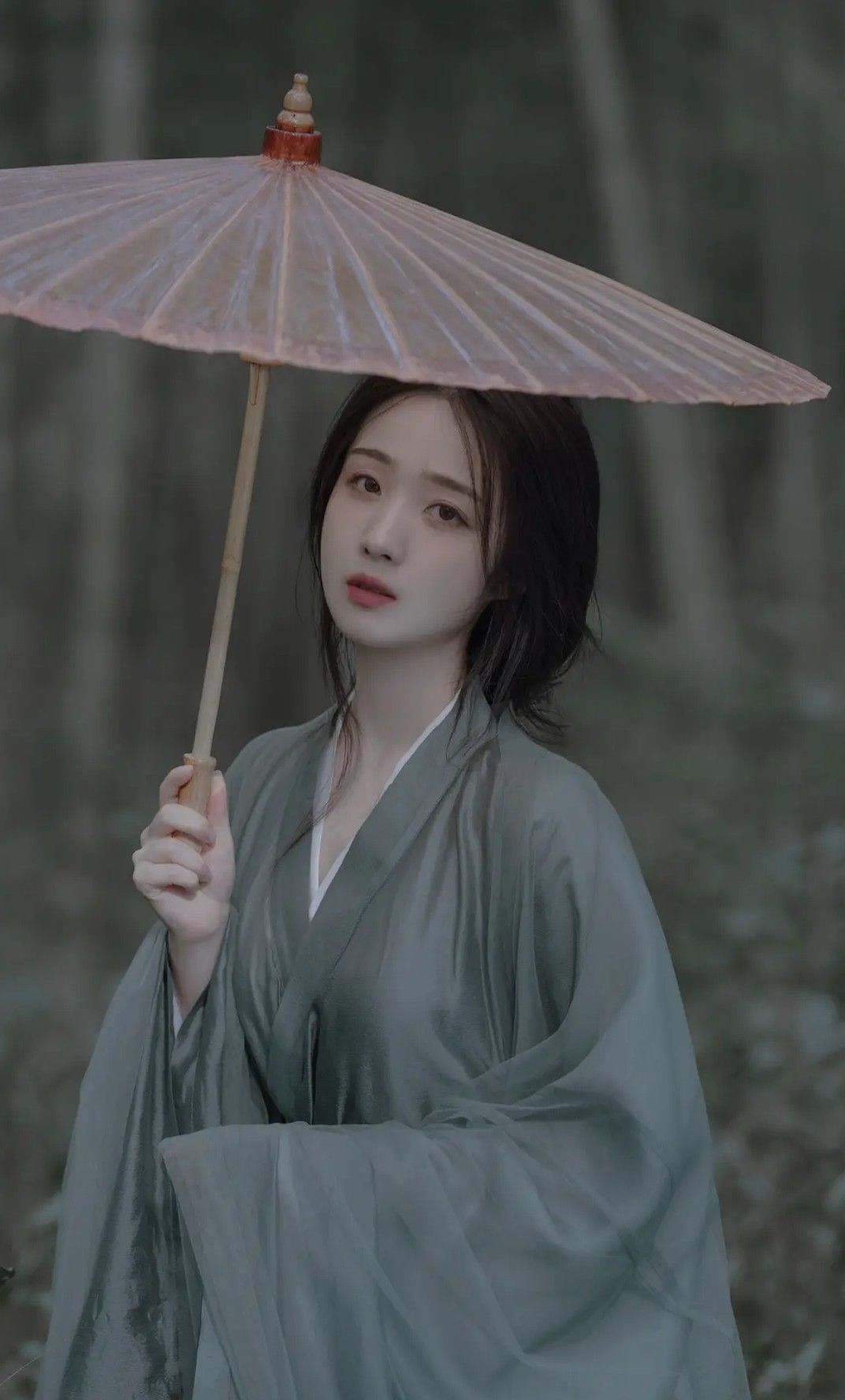 Hanfu Costumes and Accessories:A Guide to Hand-held Props