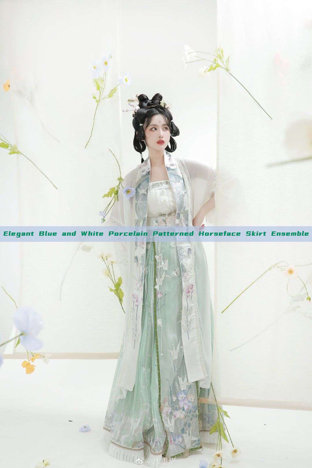 Elegant Blue and White Porcelain Patterned Horseface Skirt Ensemble Elegant Blue and White Porcelain Patterned Horseface Skirt Ensemble