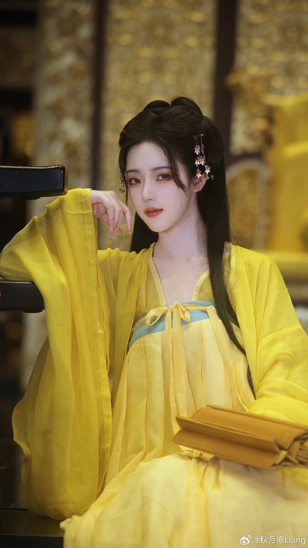 The Importance of Undergarments for Children in Traditional Chinese Costumes The Importance of Undergarments for Children in Traditional Chinese Costumes
