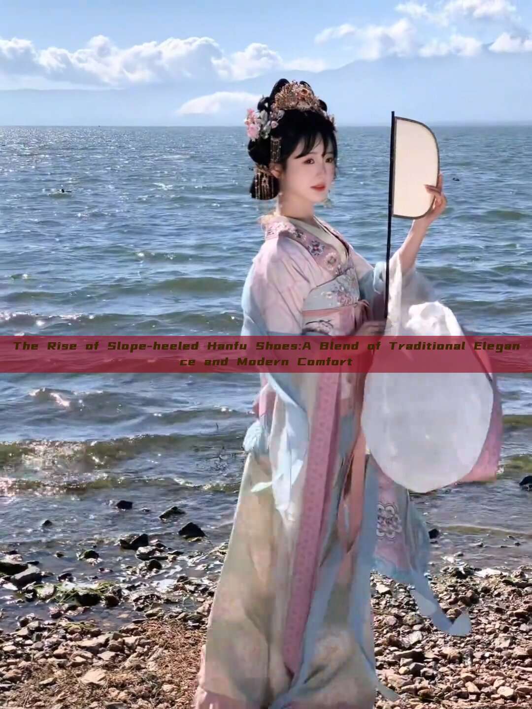 The Rise of Slope-heeled Hanfu Shoes:A Blend of Traditional Elegance and Modern Comfort The Rise of Slope-heeled Hanfu Shoes:A Blend of Traditional Elegance and Modern Comfort