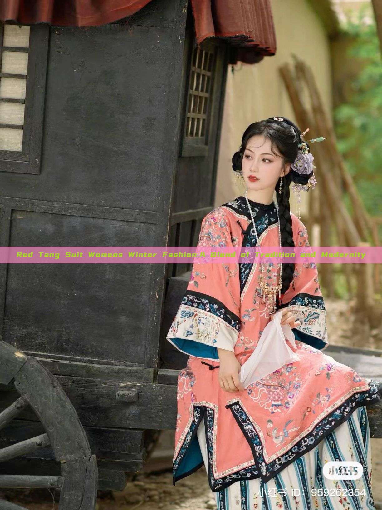 Red Tang Suit Womens Winter Fashion:A Blend of Tradition and Modernity Red Tang Suit Womens Winter Fashion:A Blend of Tradition and Modernity