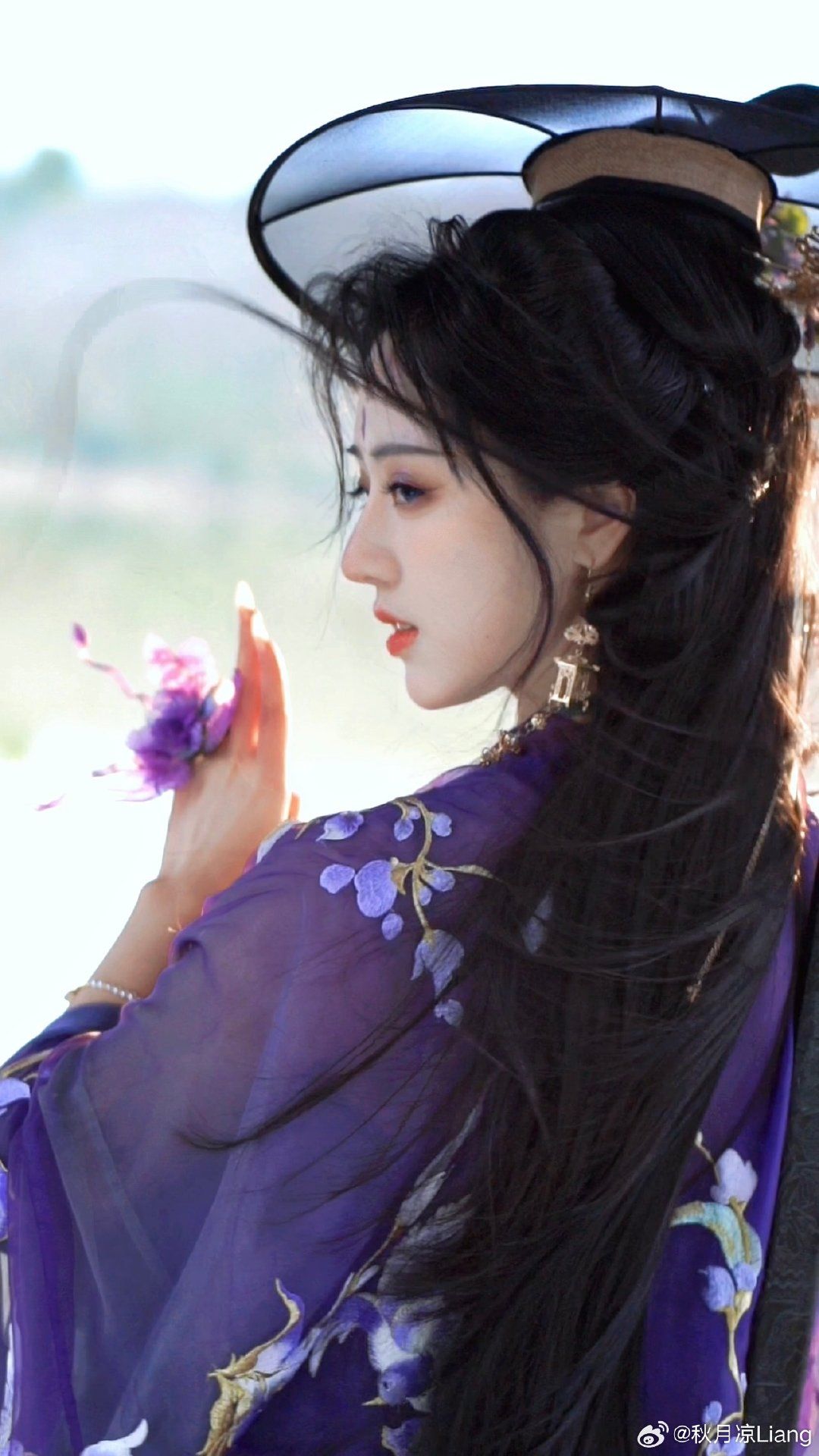 Hanfu Fashion:The Rising Trend of Wu Jinyans Signature Style Hanfu Fashion:The Rising Trend of Wu Jinyans Signature Style