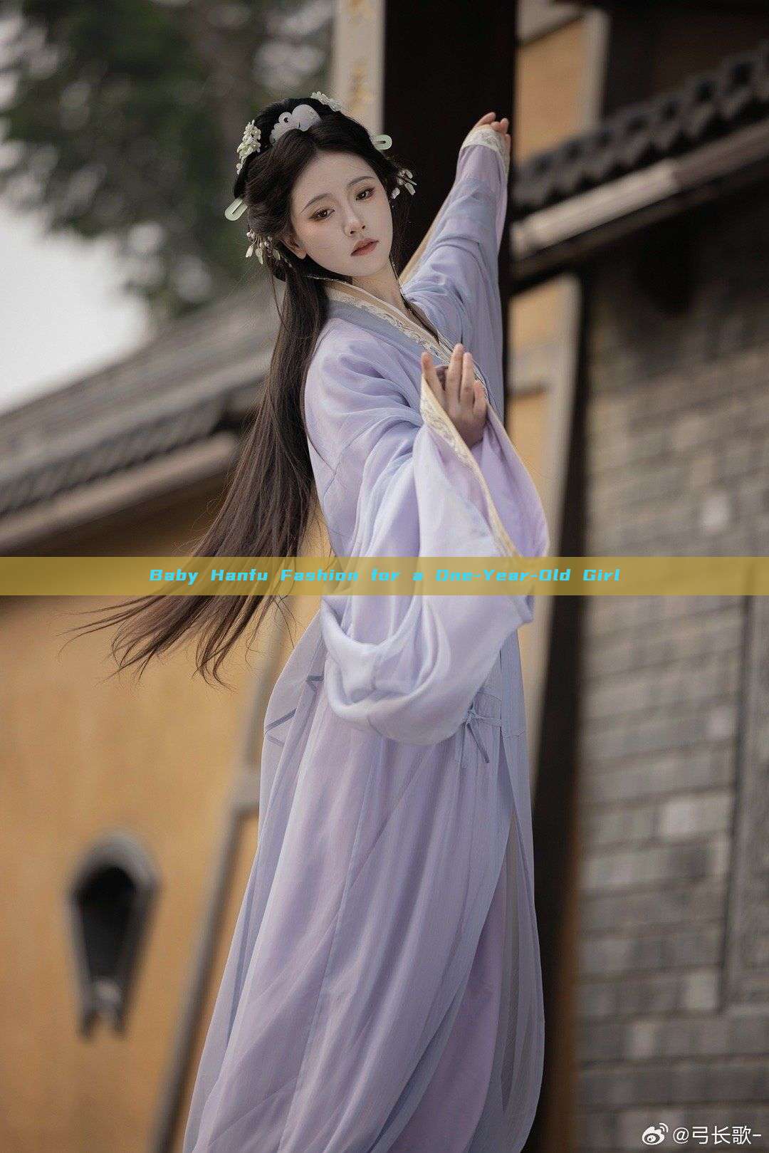 Baby Hanfu Fashion for a One-Year-Old Girl Baby Hanfu Fashion for a One-Year-Old Girl