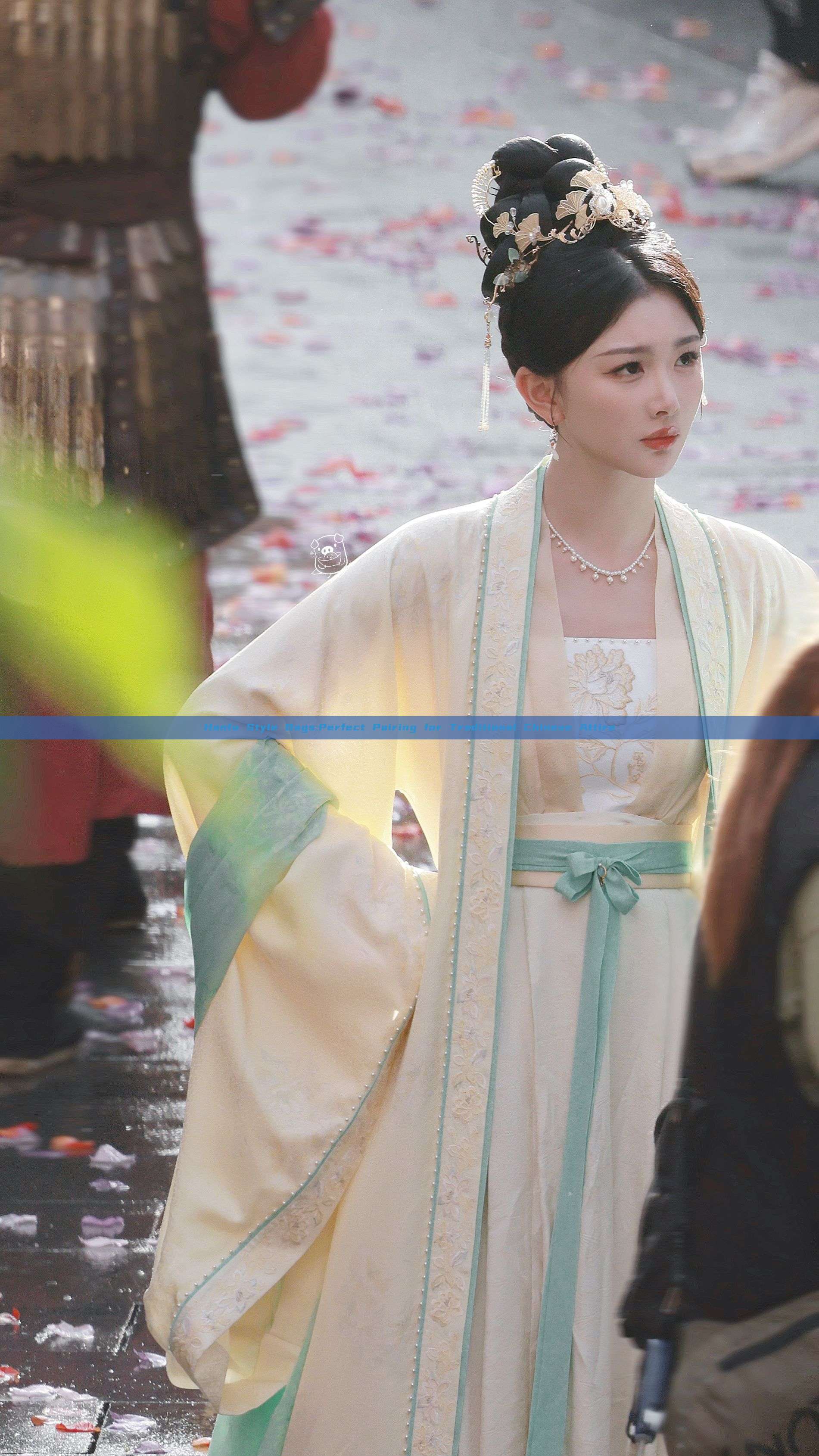 Hanfu Style Bags:Perfect Pairing for Traditional Chinese Attire Hanfu Style Bags:Perfect Pairing for Traditional Chinese Attire