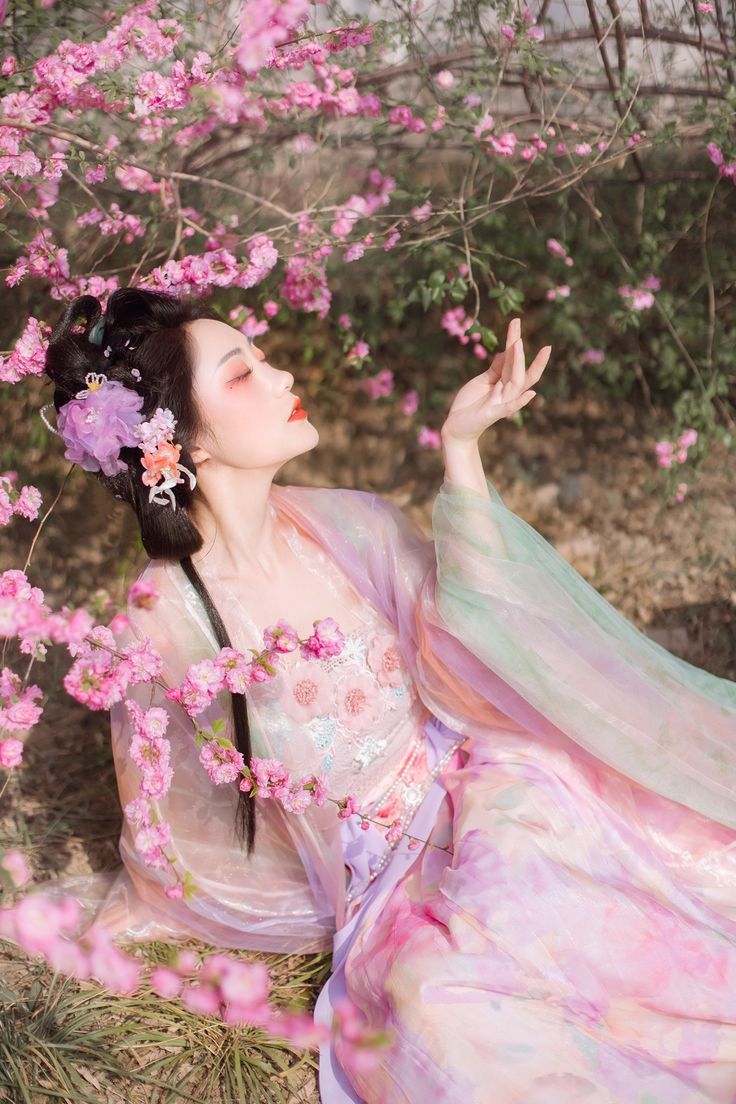 The Enigma of Ancient Costumes:A Journey Through Time